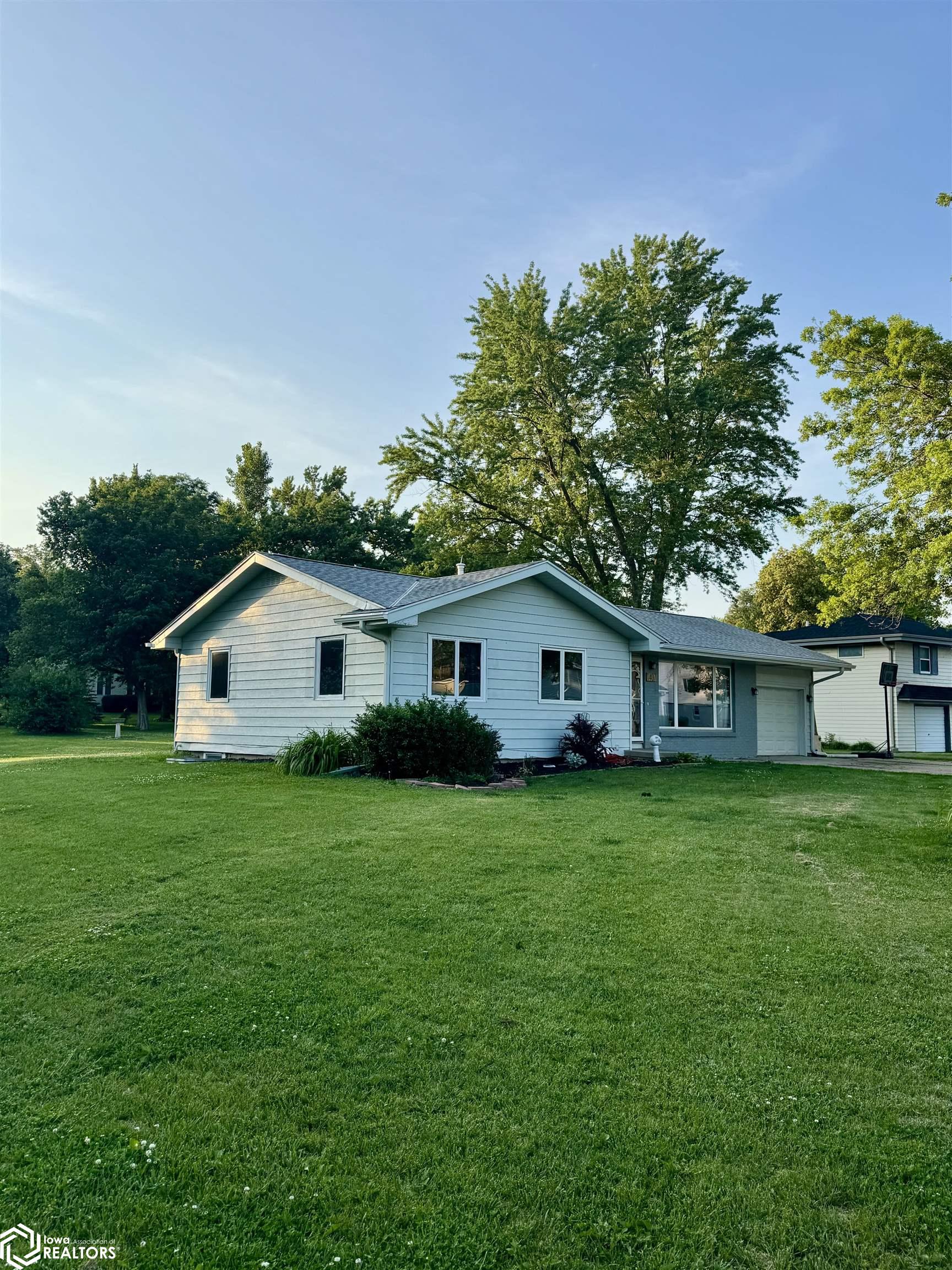 1407 16th Street, Harlan, Iowa image 3
