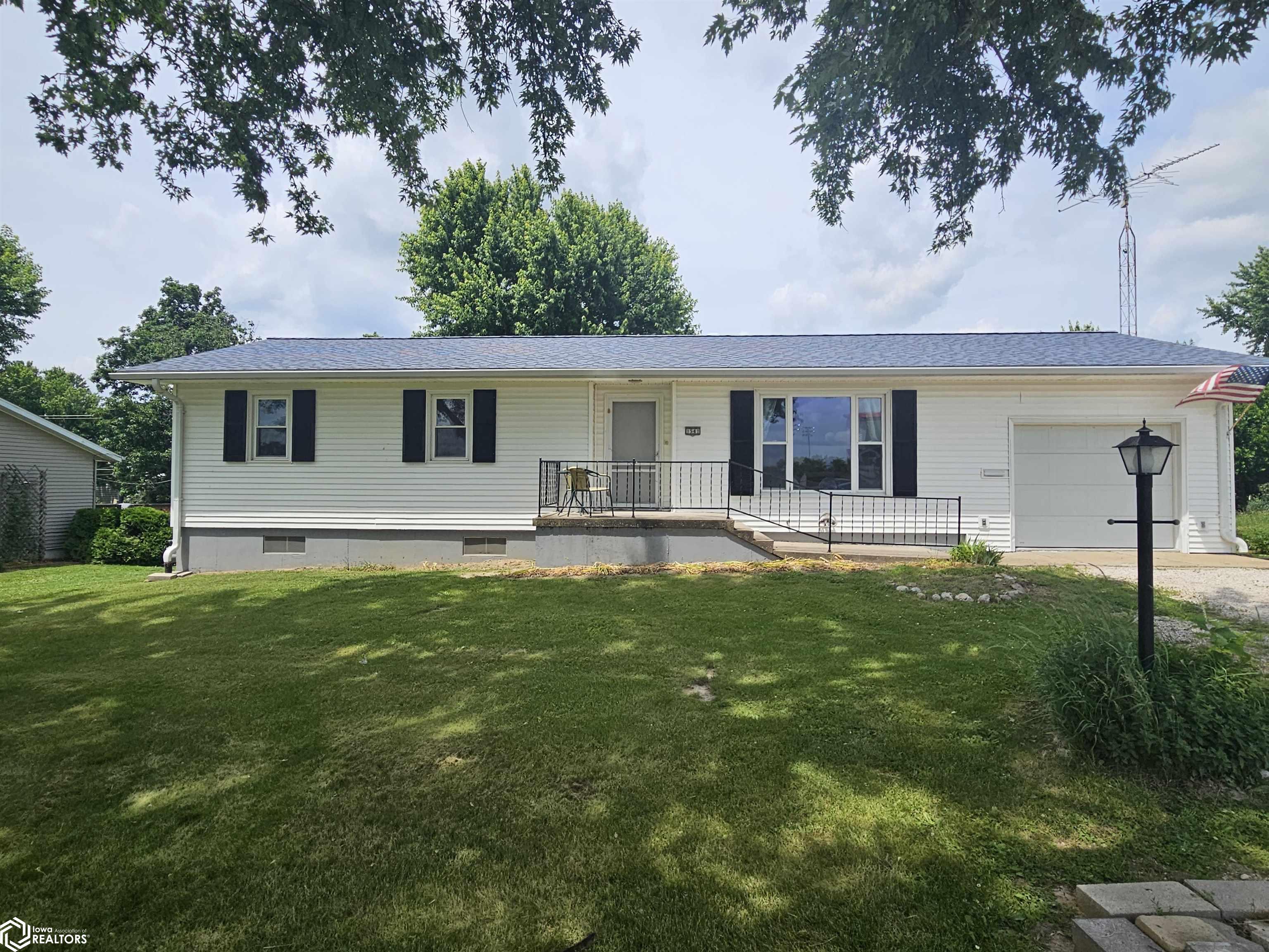 1541 Broadway, Hamilton, Illinois image 1