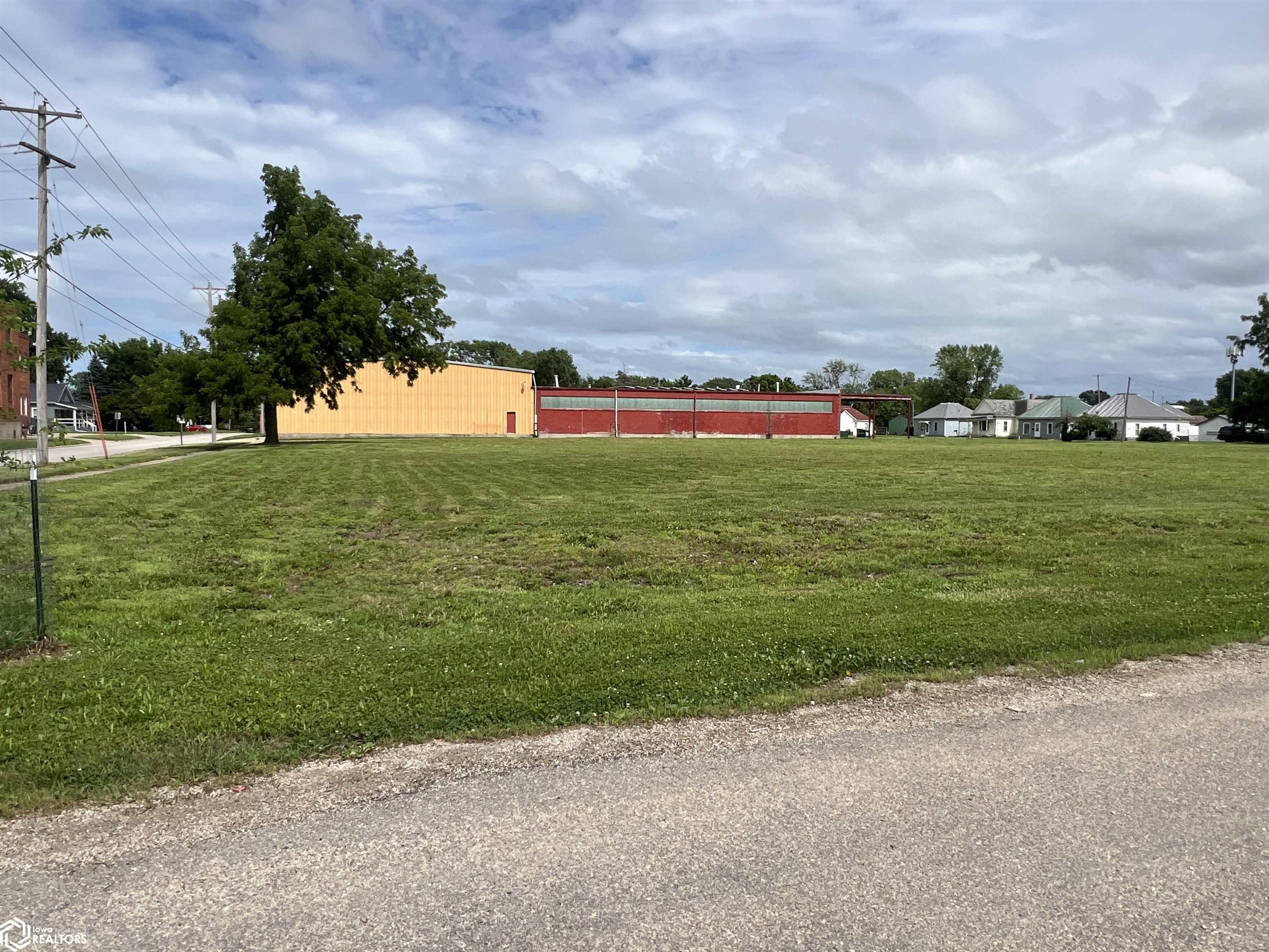 610 W Stone Avenue, Fairfield, Iowa image 4