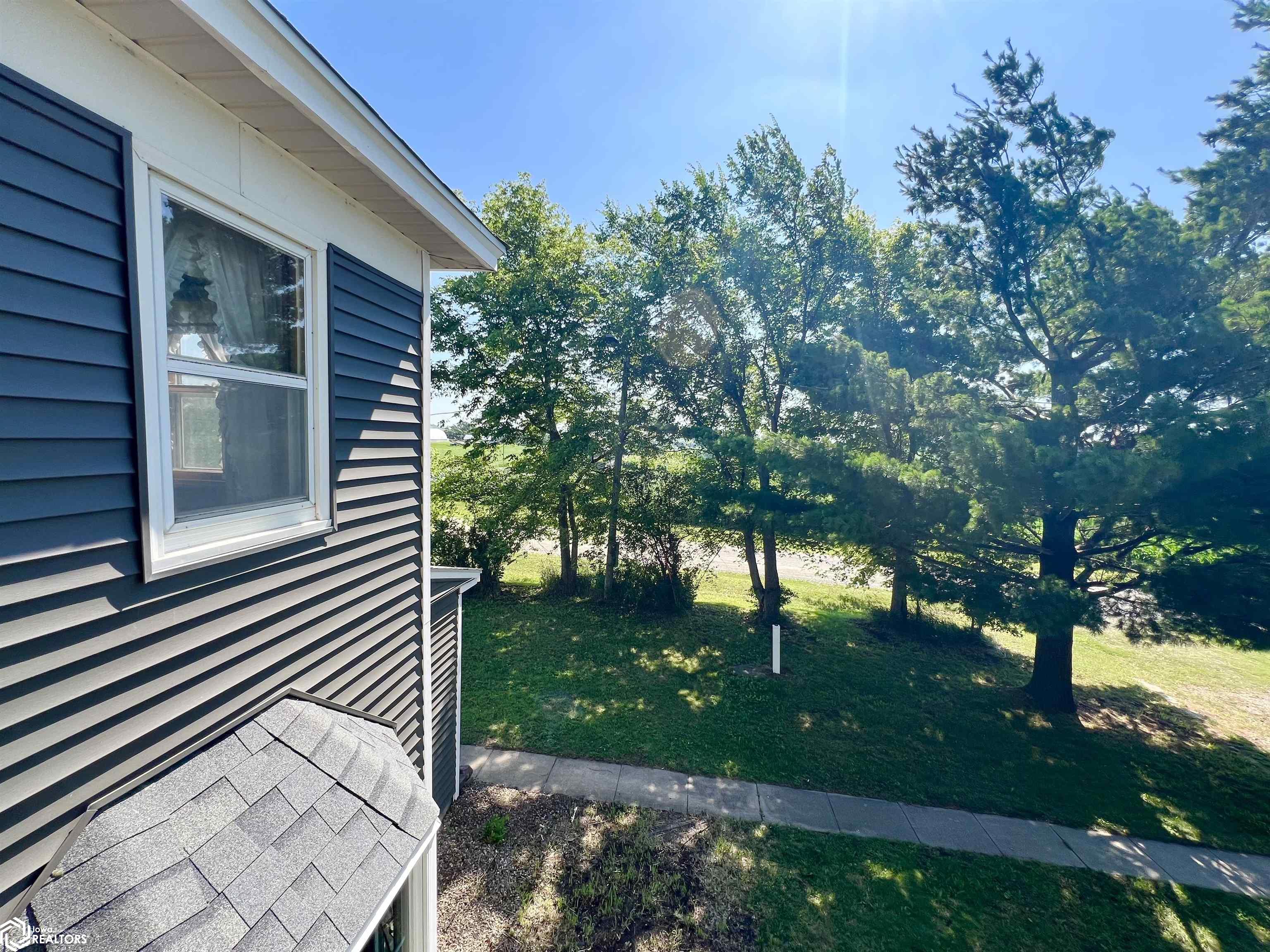 6285 E 28th Street, Newton, Iowa image 17