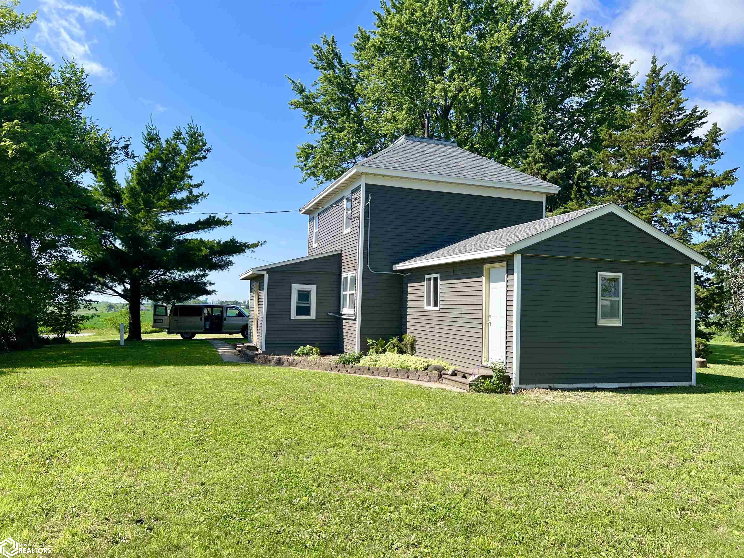 6285 E 28th Street, Newton, Iowa image 20