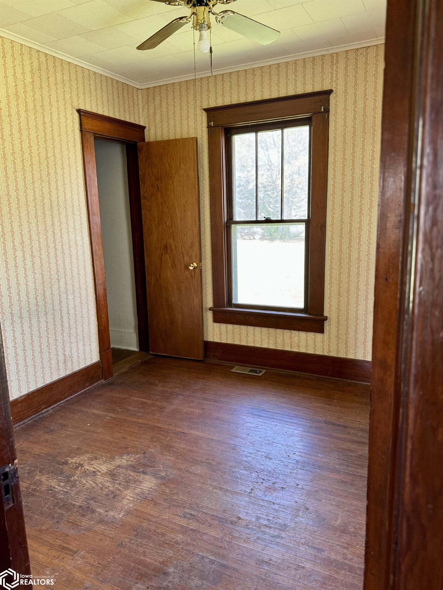 201 Fourth Street, Redding, Iowa image 9