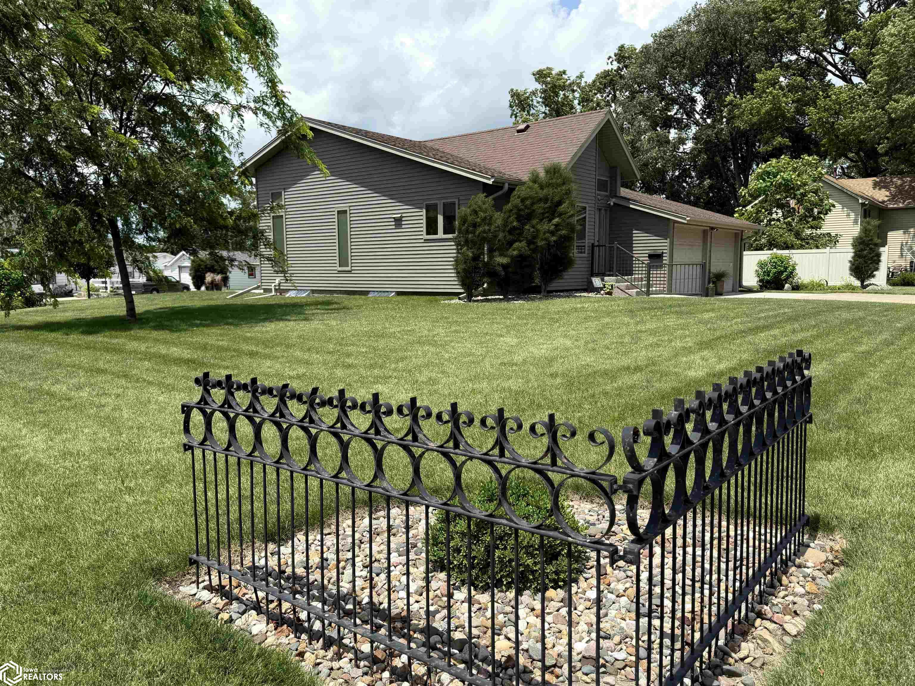 300 N Sumner Avenue, Creston, Iowa image 6