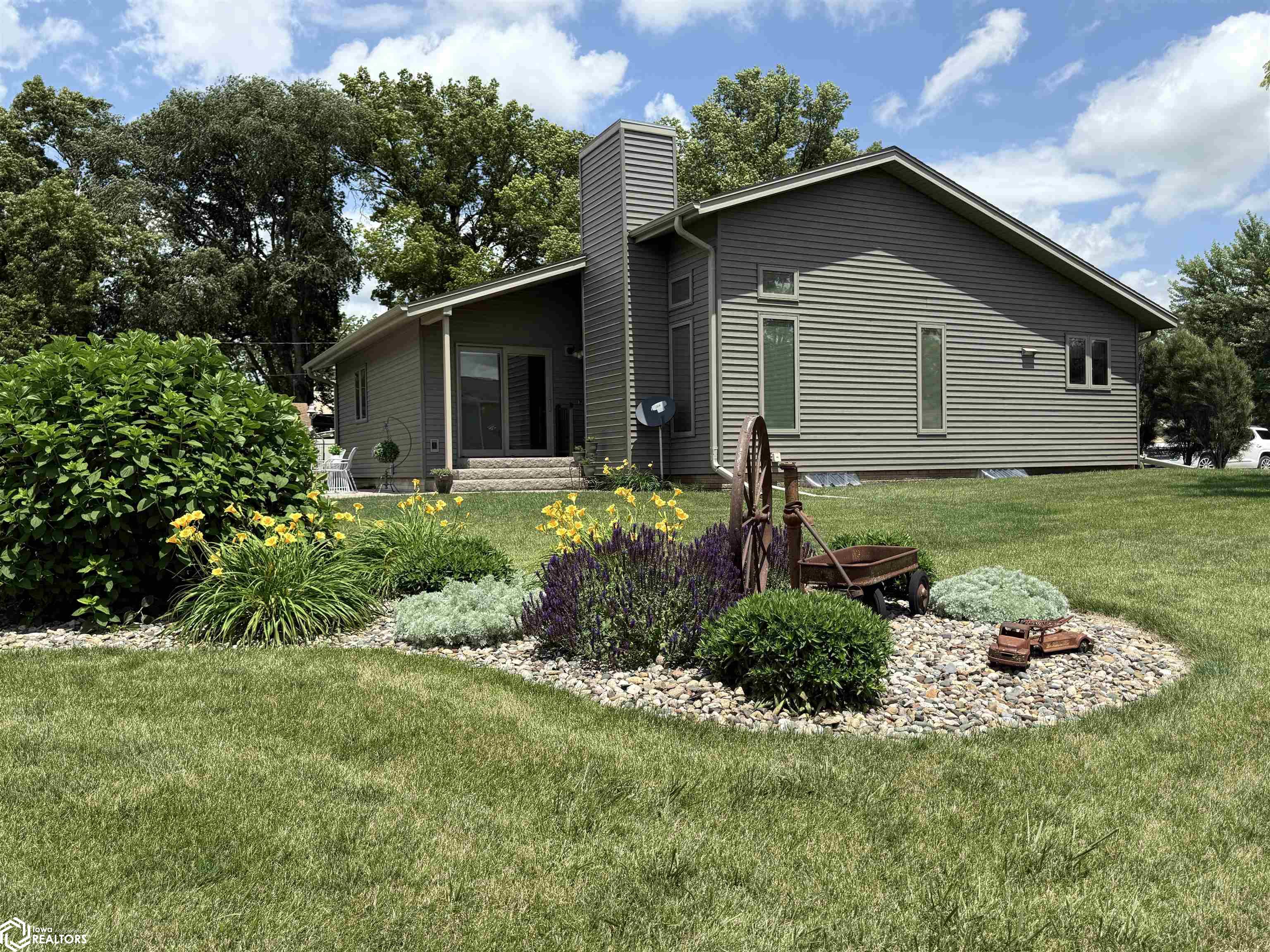 300 N Sumner Avenue, Creston, Iowa image 8
