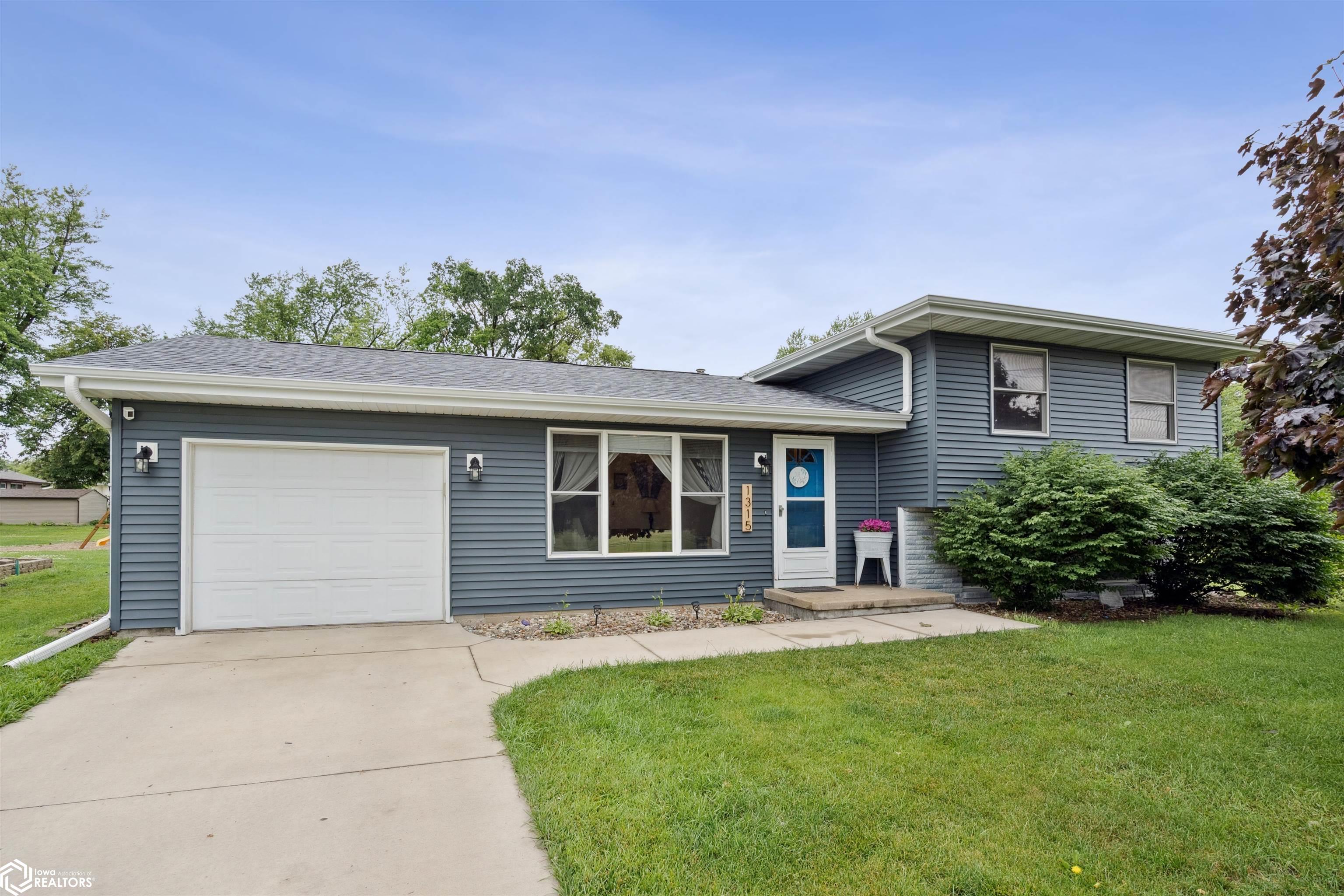 1315 Penrose Street, Grinnell, Iowa image 1