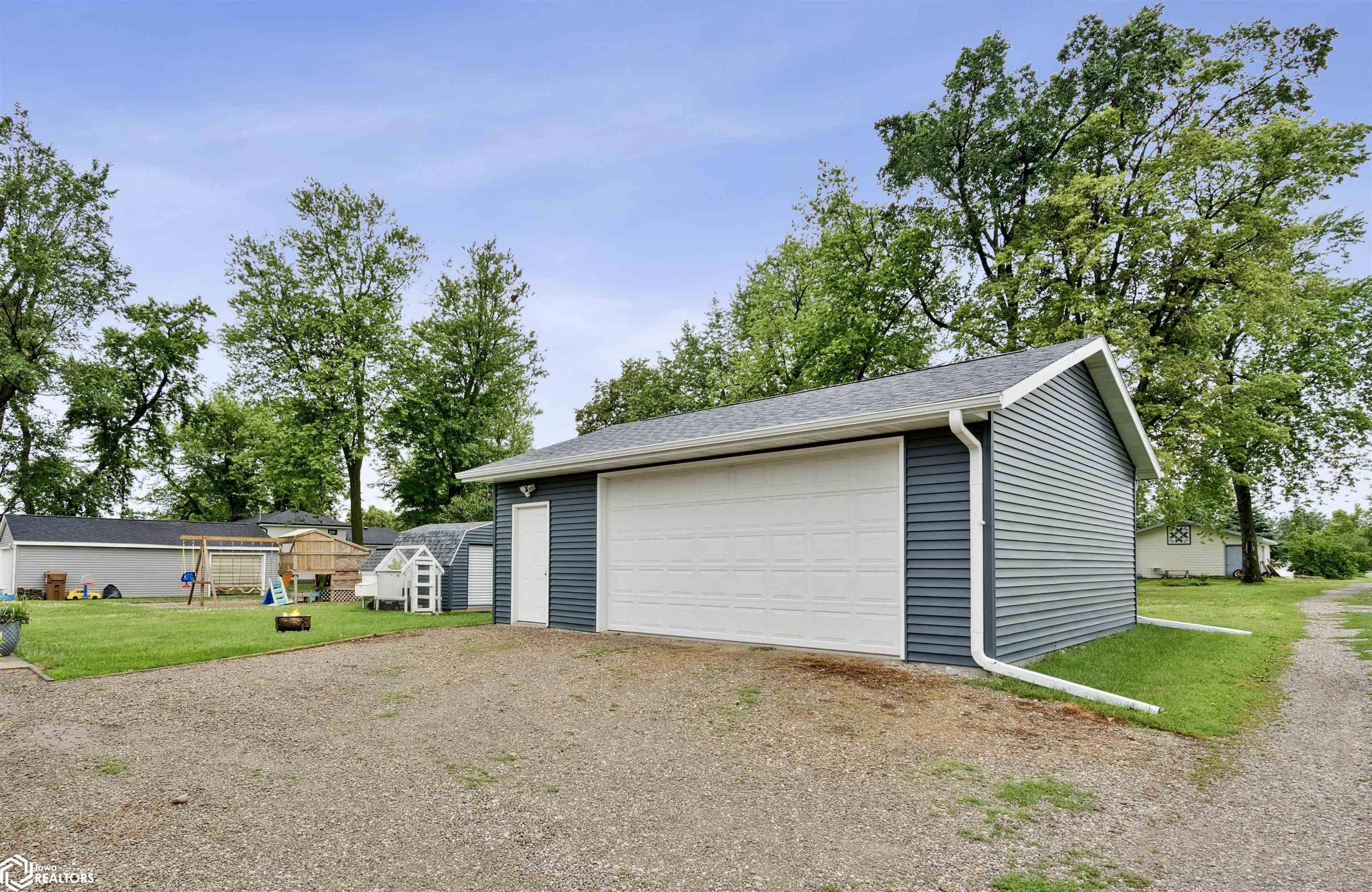 1315 Penrose Street, Grinnell, Iowa image 4