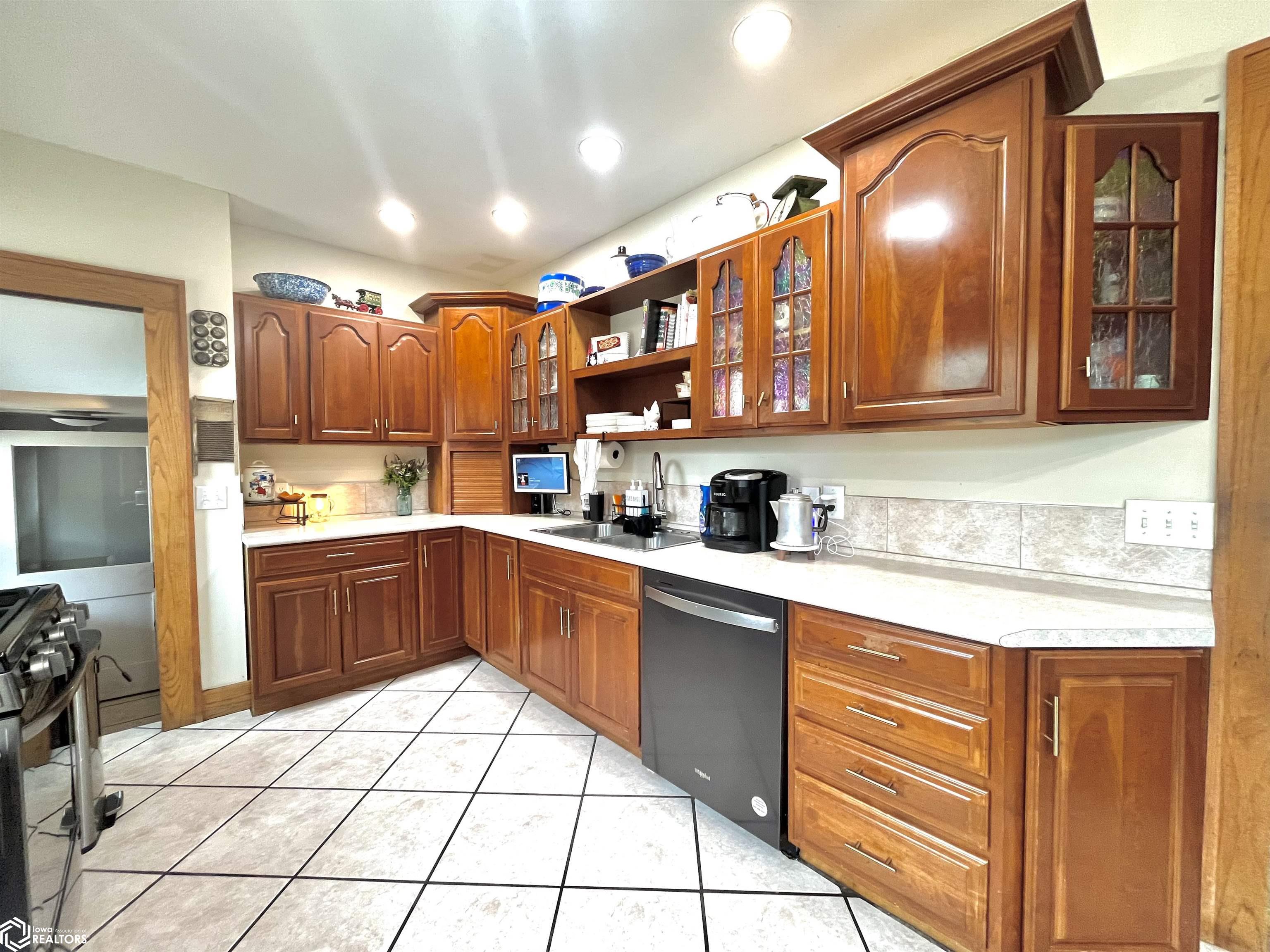 906 Locust Street, Atlantic, Iowa image 24