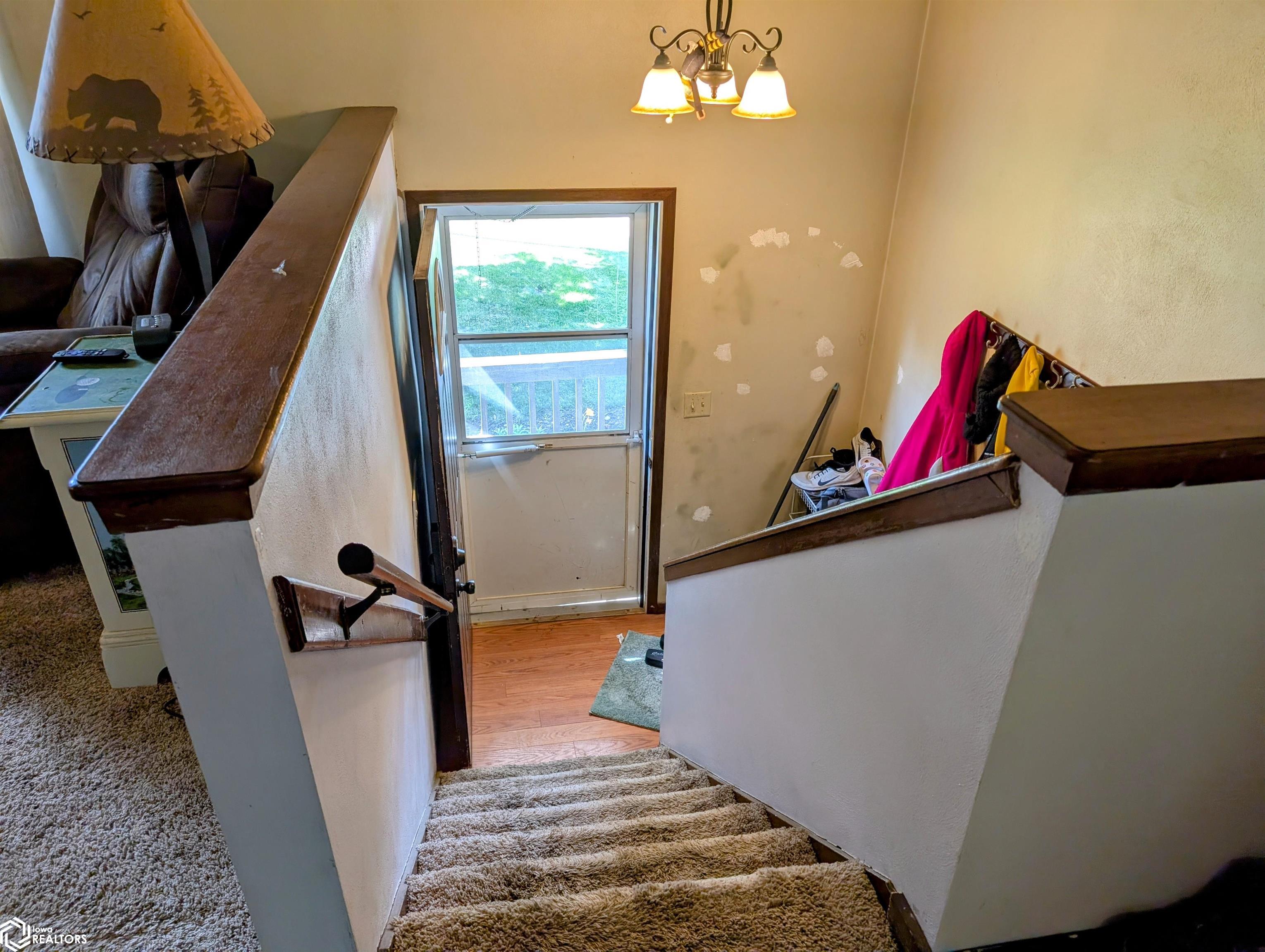 802 N Bergdahl Circle, Mount Pleasant, Iowa image 2