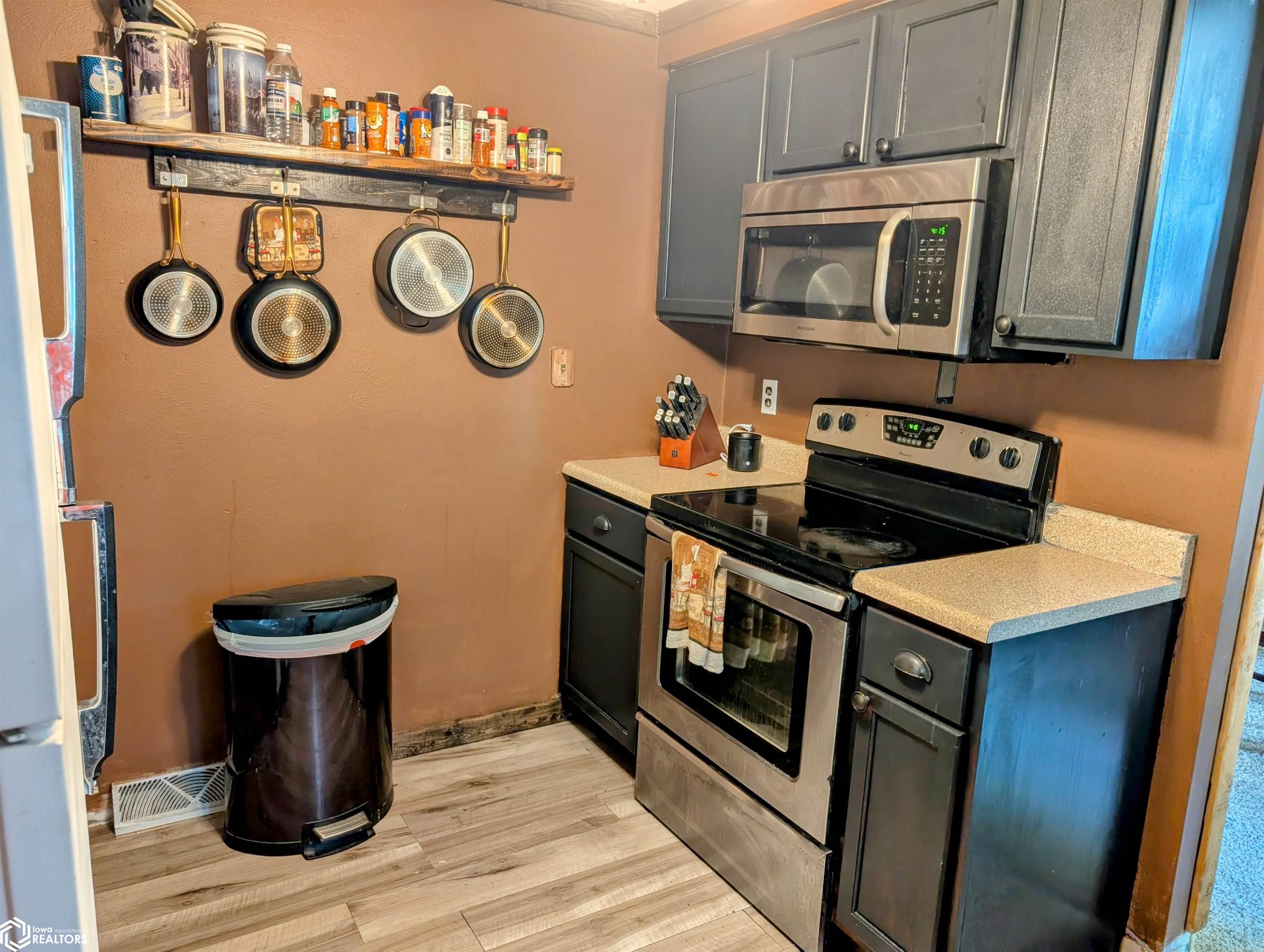 802 N Bergdahl Circle, Mount Pleasant, Iowa image 11