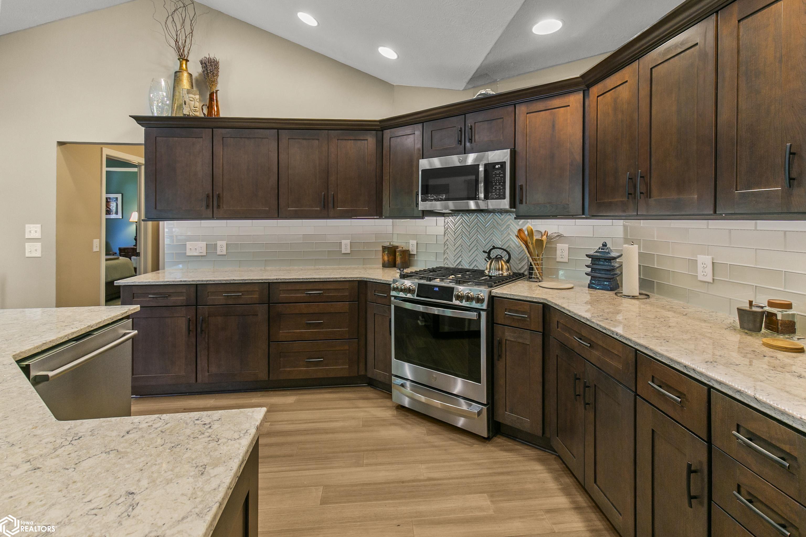 215 Parkwild Drive, Council Bluffs, Iowa image 11