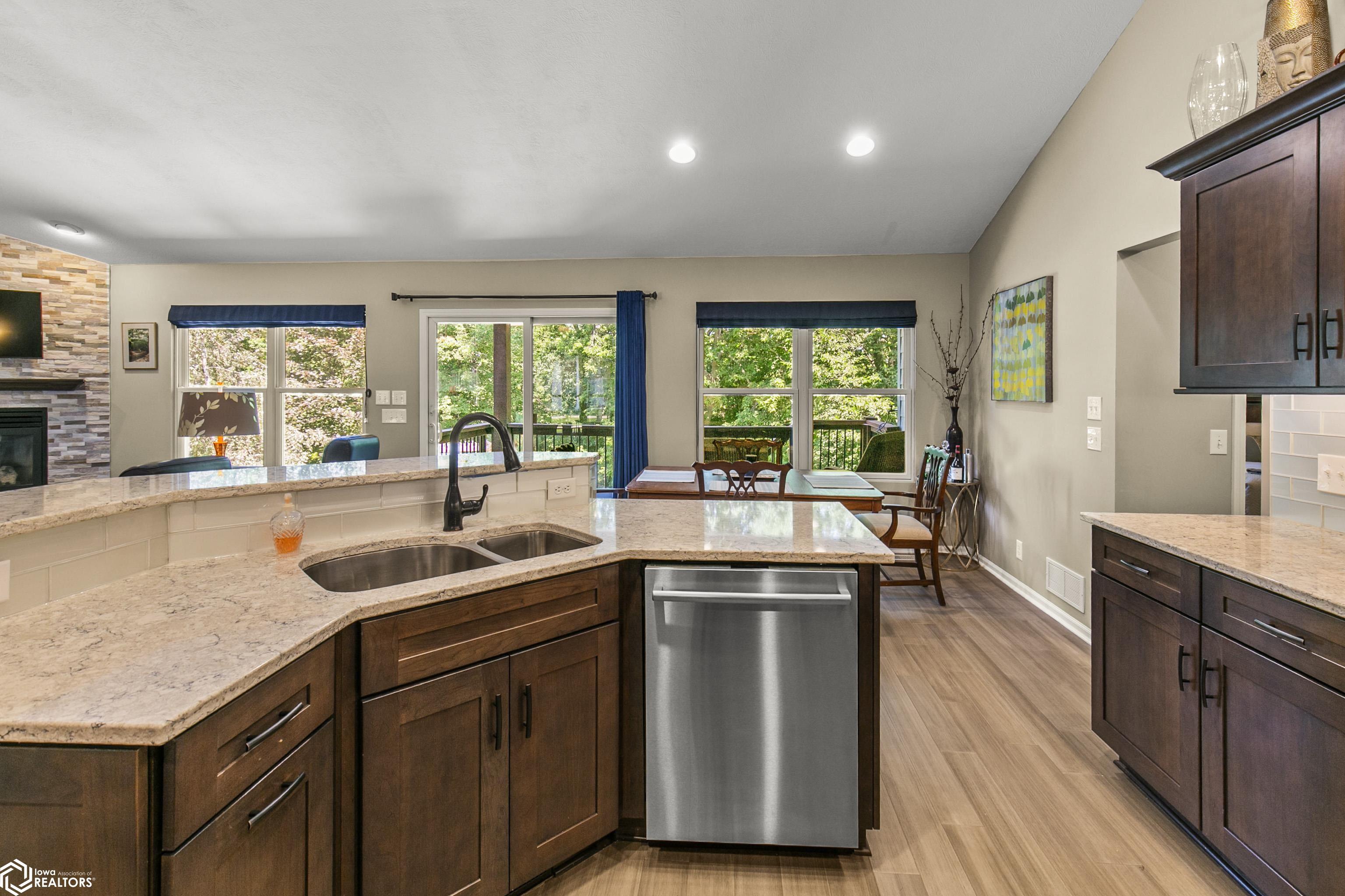 215 Parkwild Drive, Council Bluffs, Iowa image 12