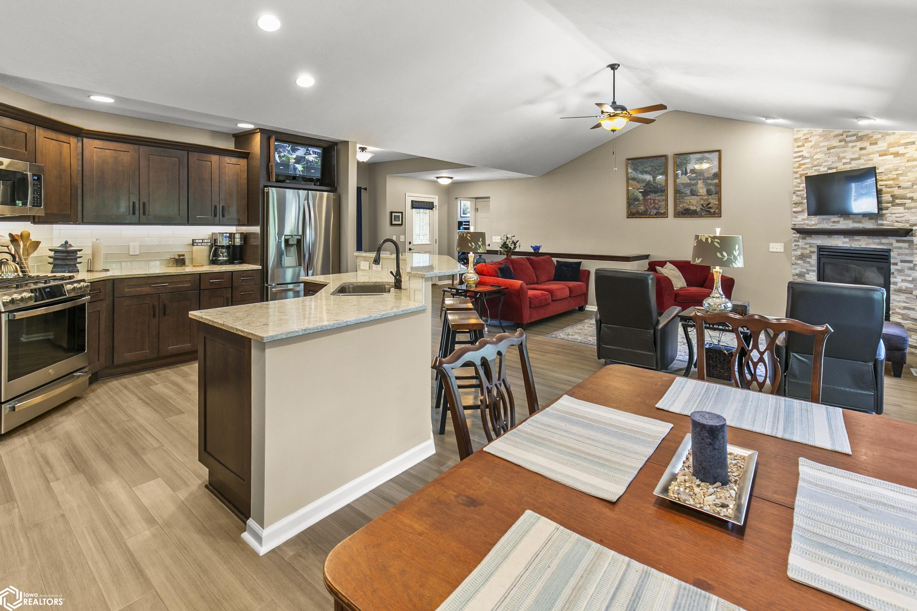 215 Parkwild Drive, Council Bluffs, Iowa image 14