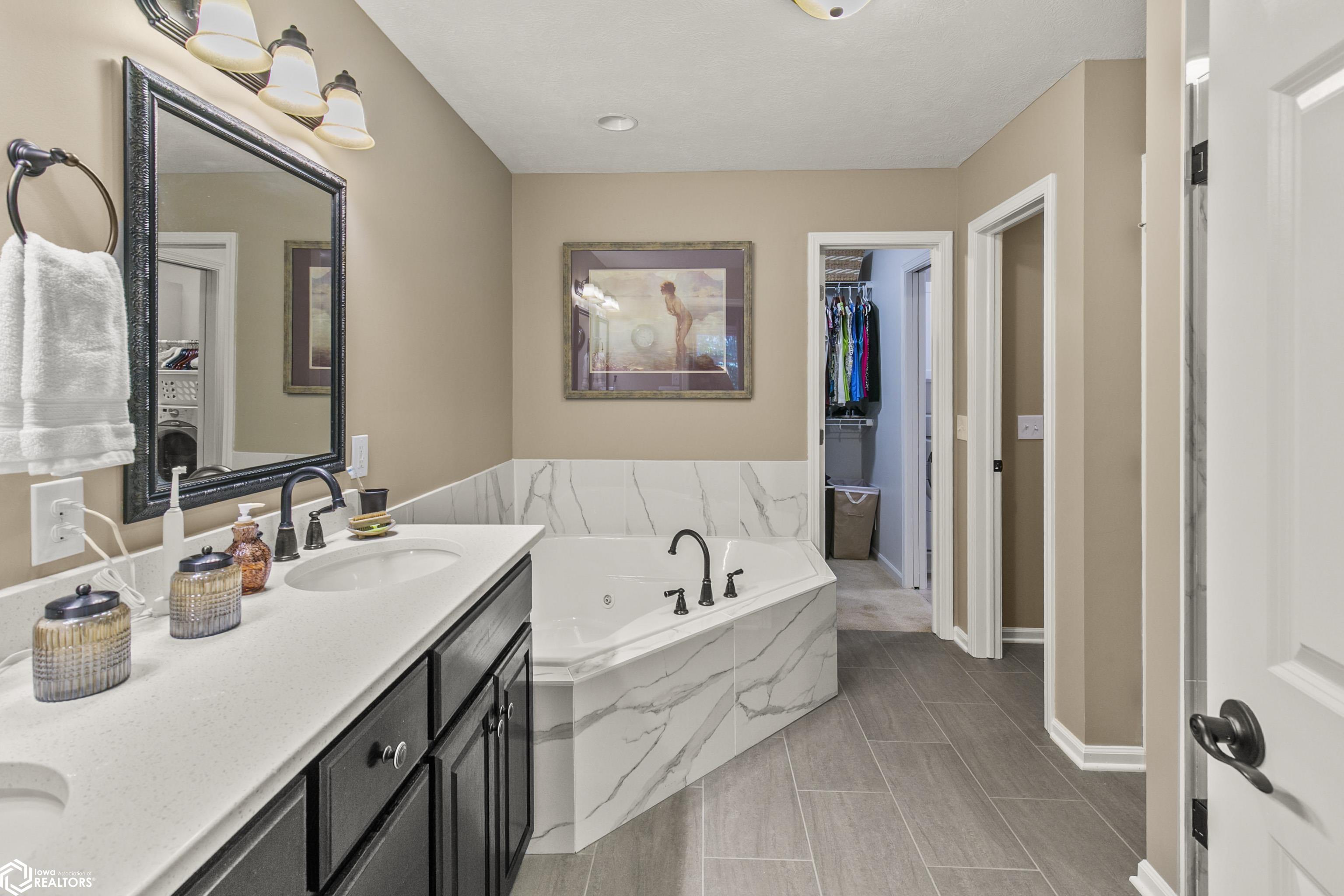 215 Parkwild Drive, Council Bluffs, Iowa image 24