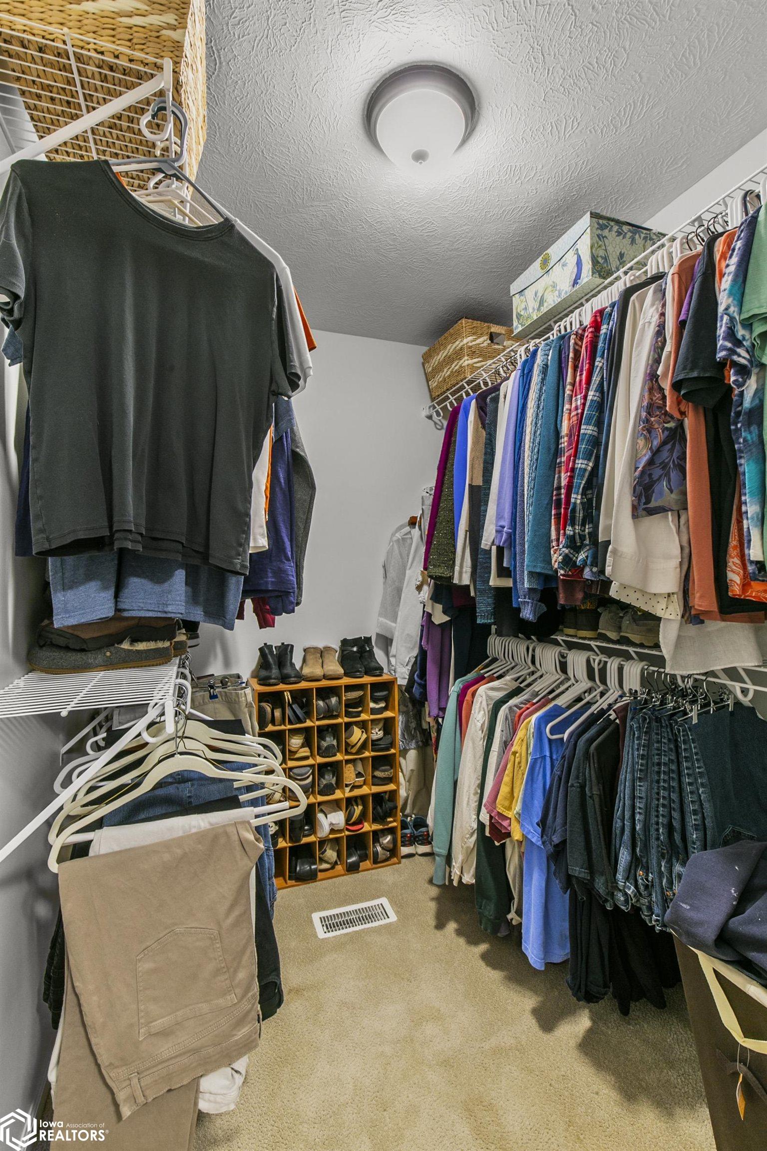 215 Parkwild Drive, Council Bluffs, Iowa image 27