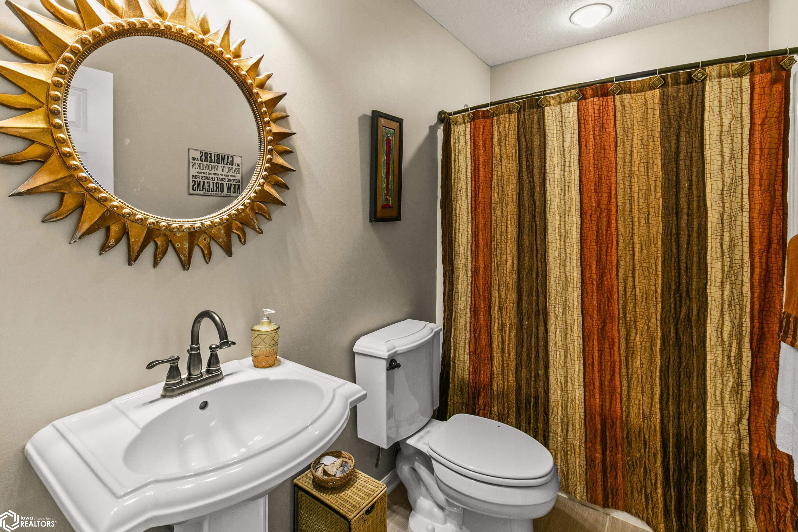 215 Parkwild Drive, Council Bluffs, Iowa image 31