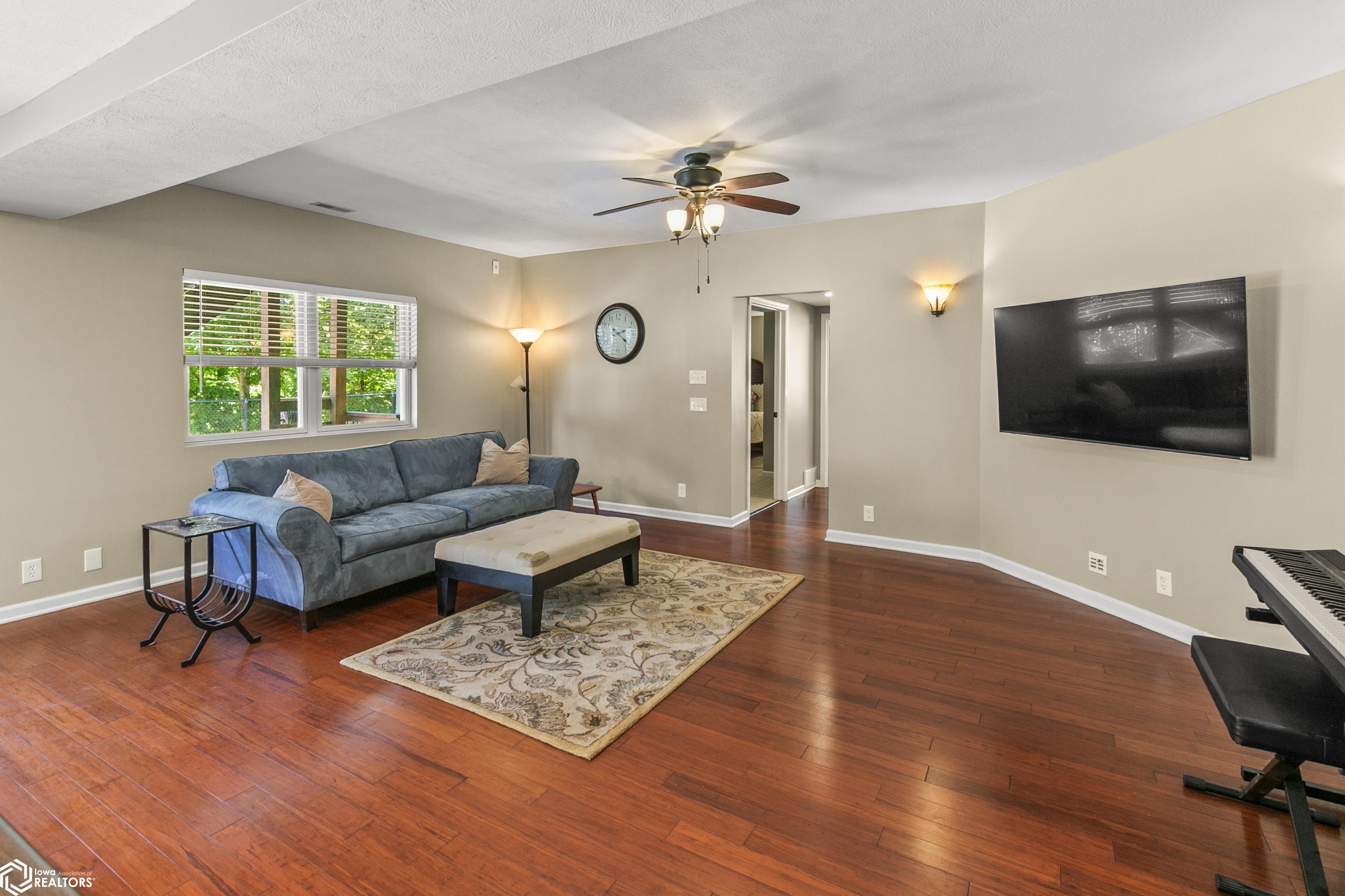 215 Parkwild Drive, Council Bluffs, Iowa image 40
