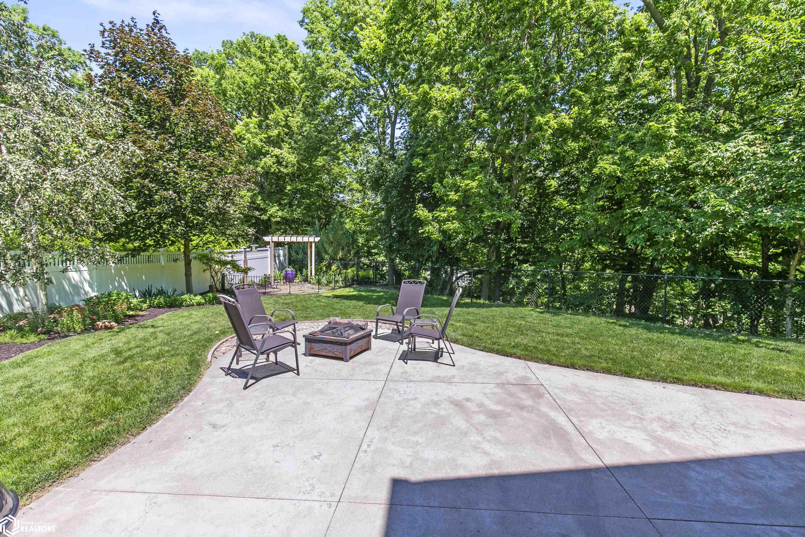 215 Parkwild Drive, Council Bluffs, Iowa image 50