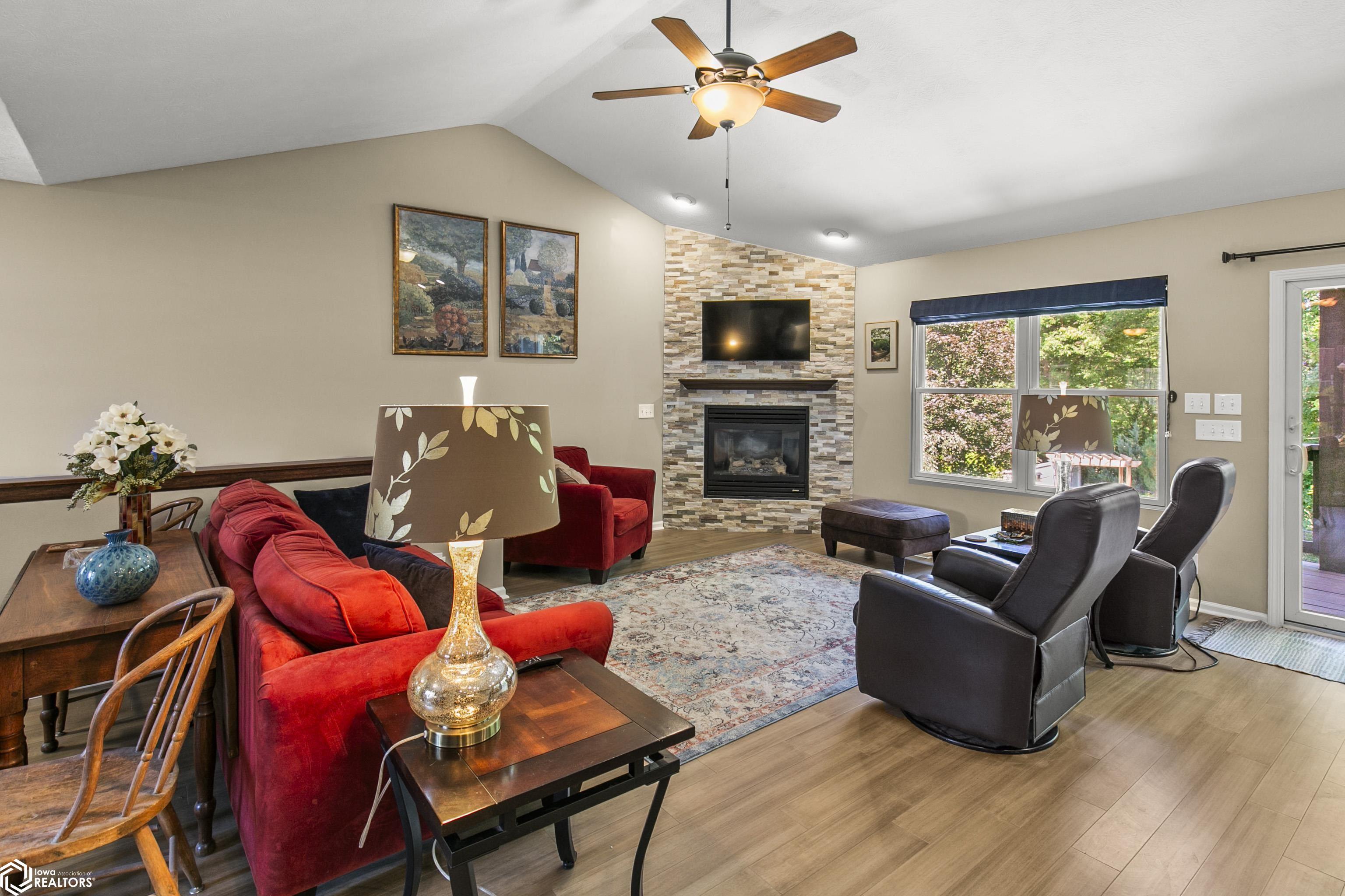 215 Parkwild Drive, Council Bluffs, Iowa image 6