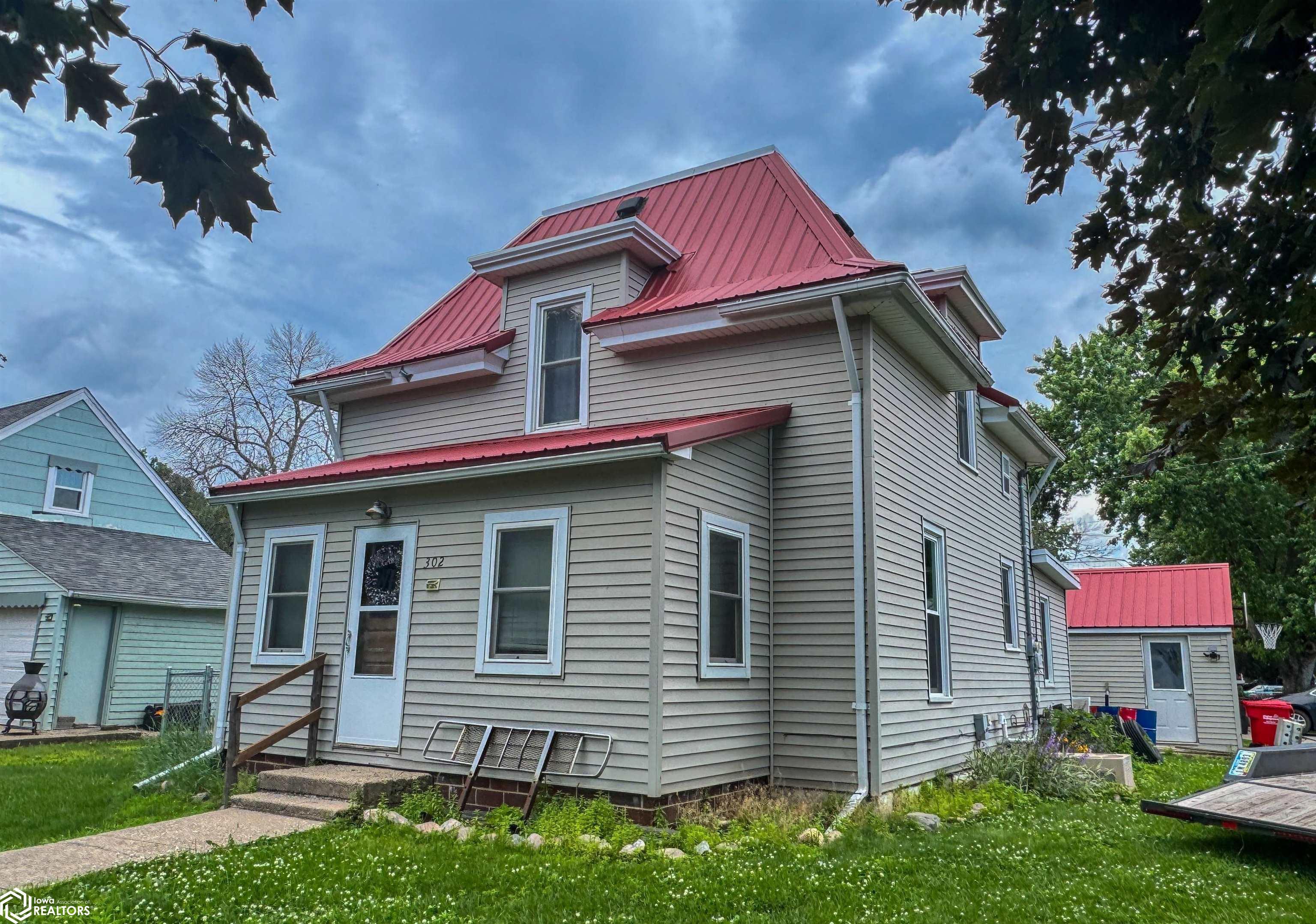 302 Park Street, Sheffield, Iowa image 1
