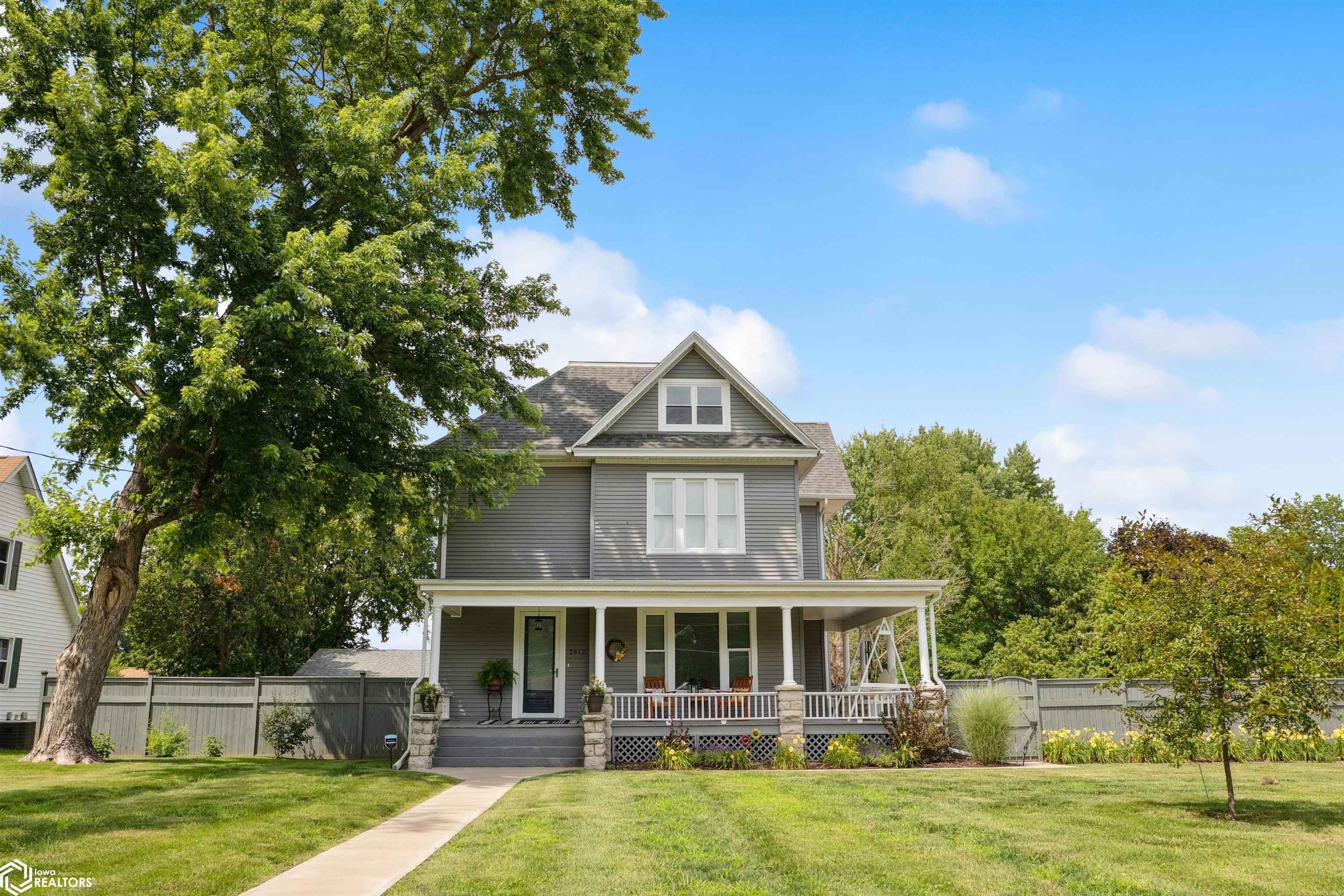 2812 West Avenue, Burlington, Iowa image 1