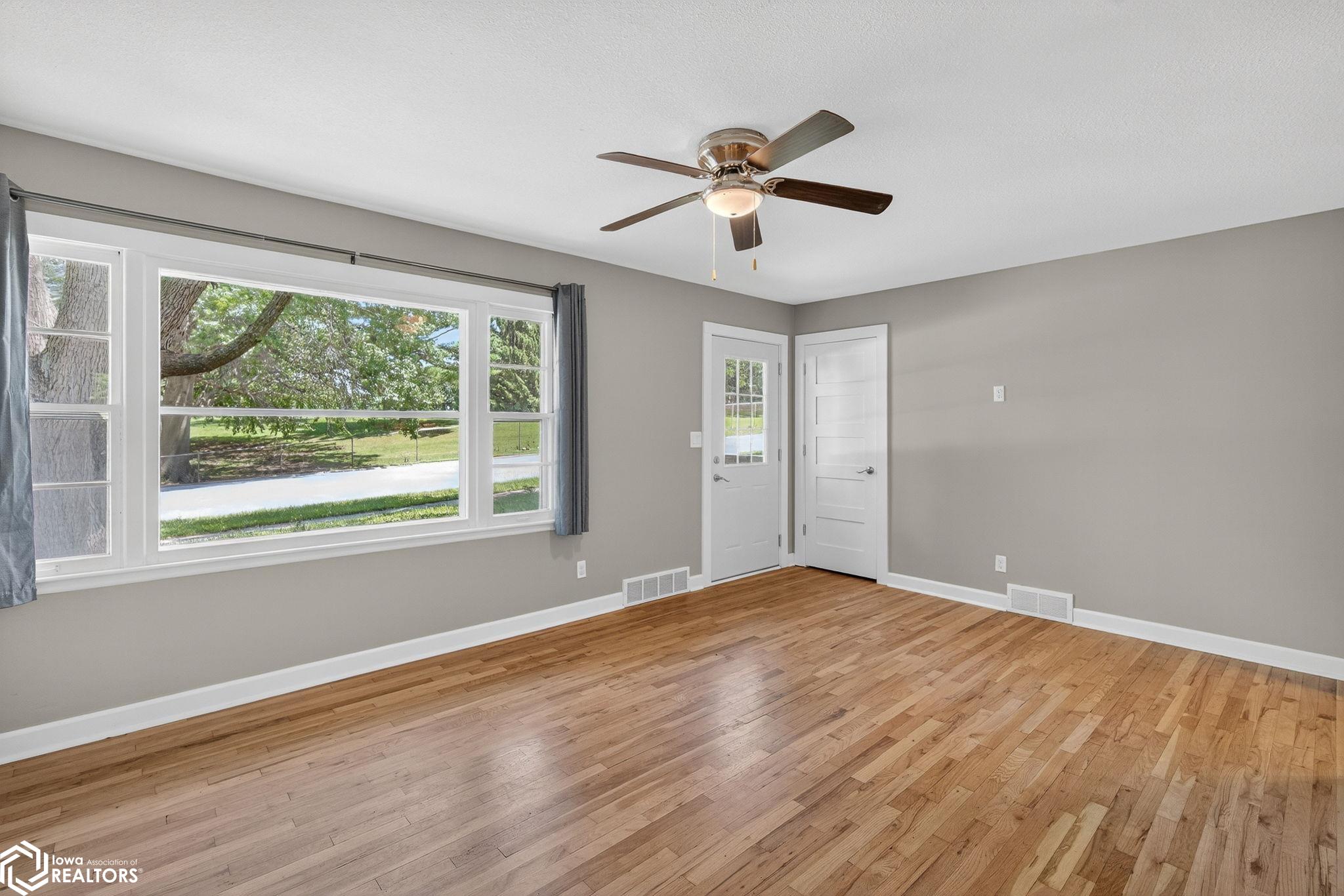 7702 SW 9th Street, Des Moines, Iowa image 5