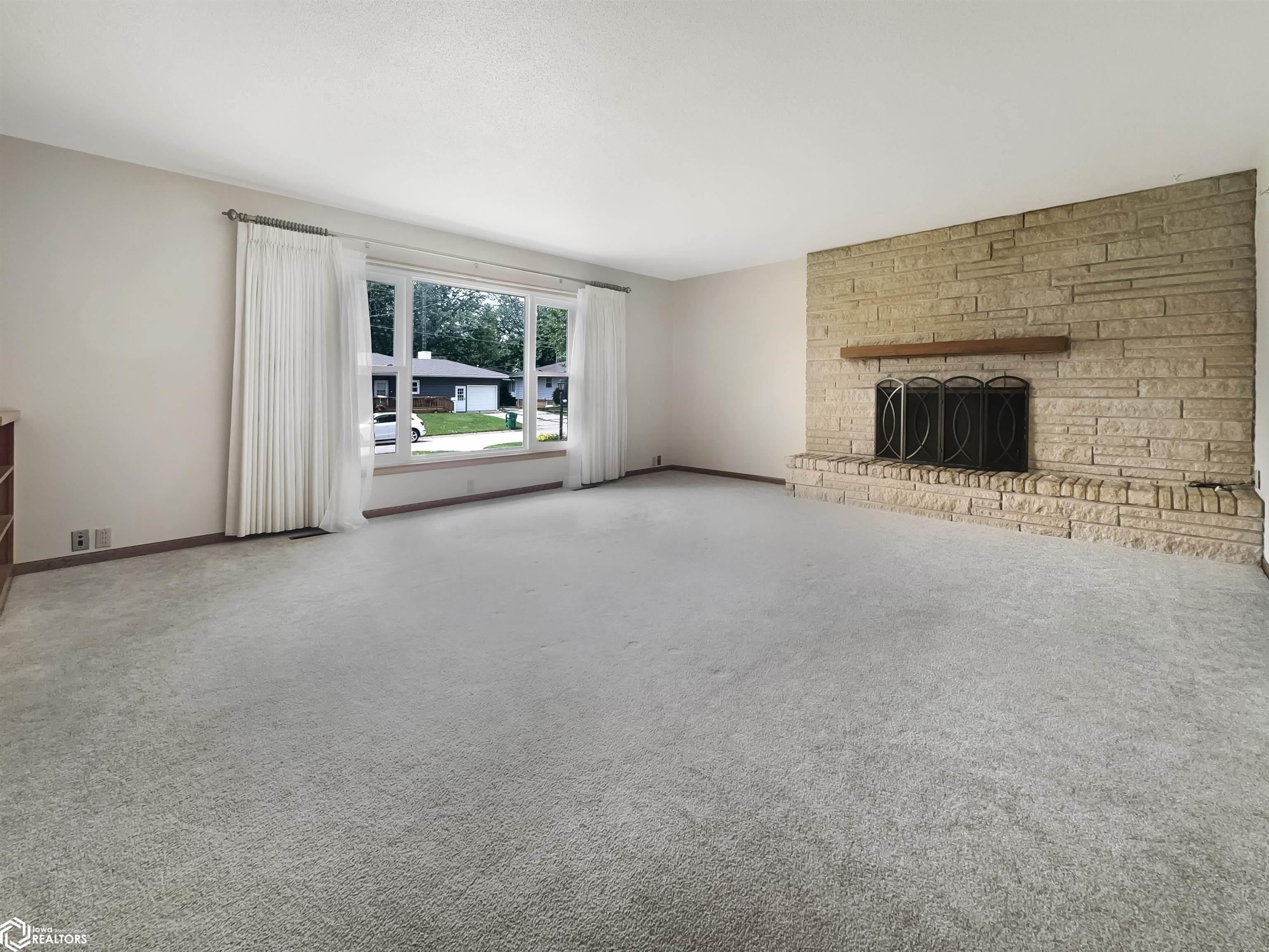 820 2nd Avenue, Hampton, Iowa image 2