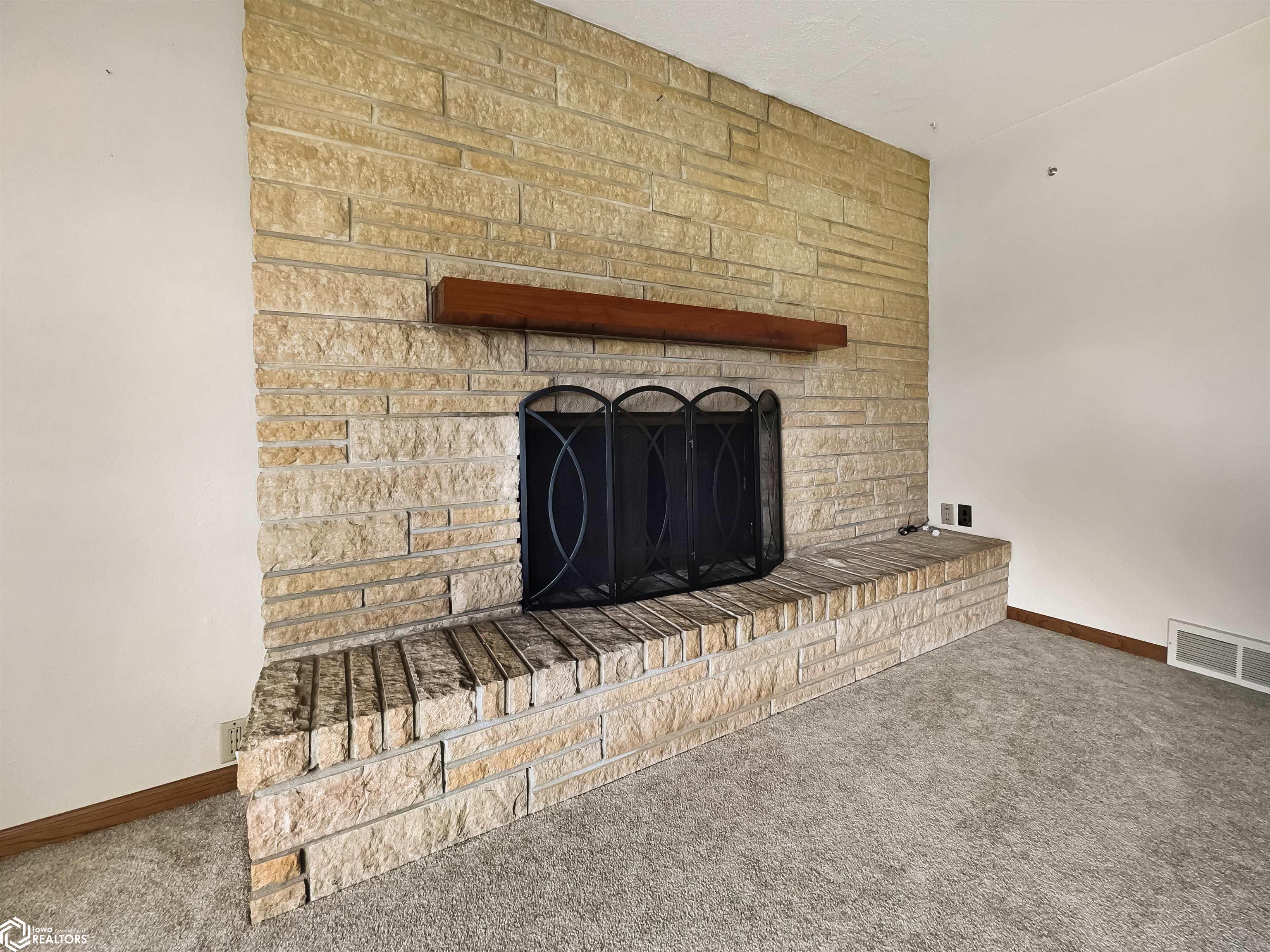 820 2nd Avenue, Hampton, Iowa image 6