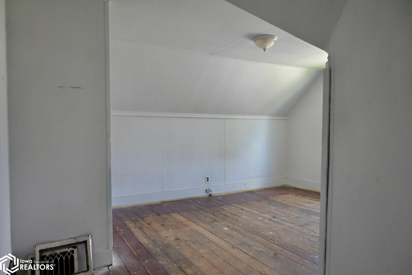 1615 Smith Street, Burlington, Iowa image 16