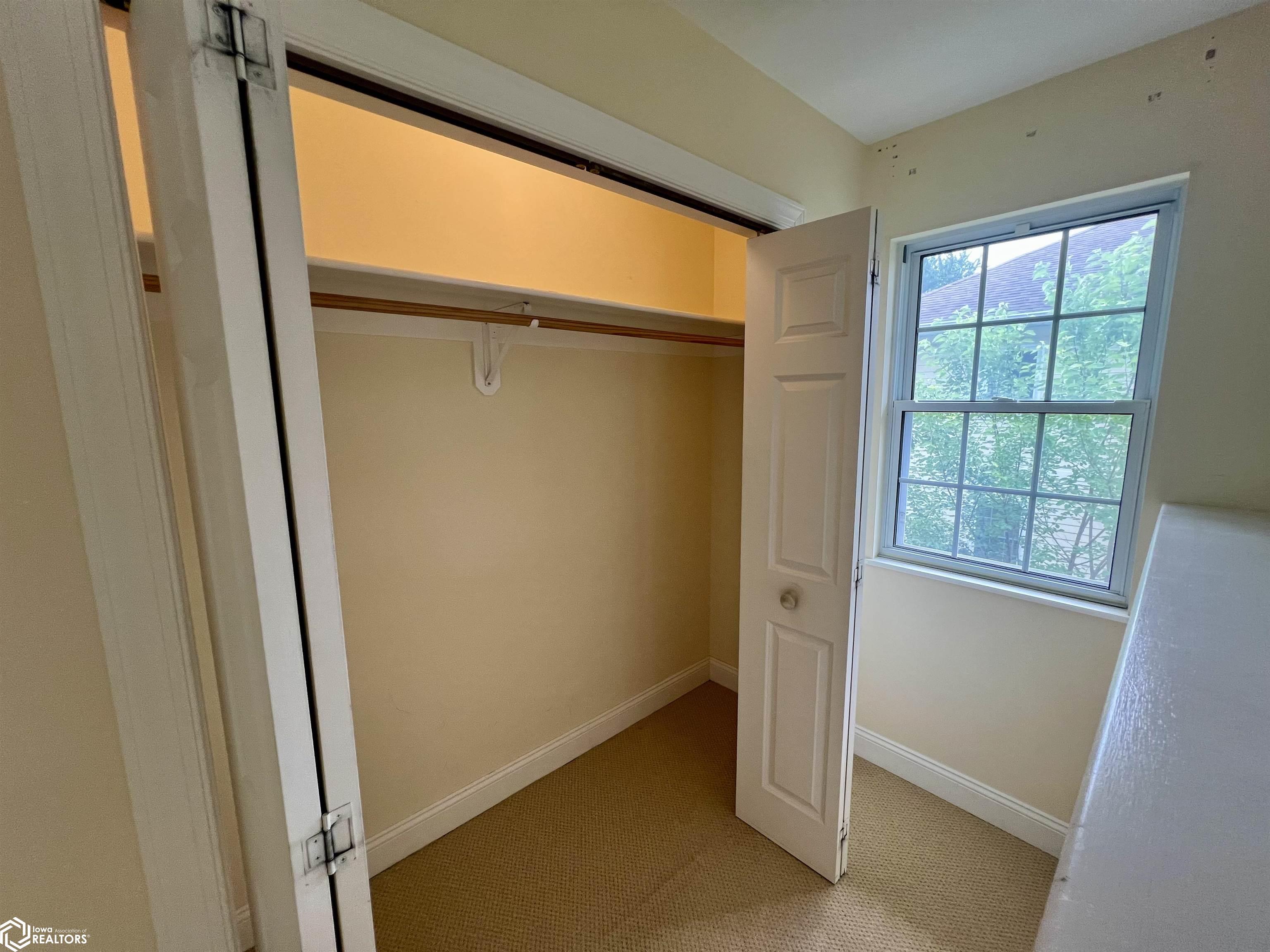 710 Orchard Place, Fairfield, Iowa image 31
