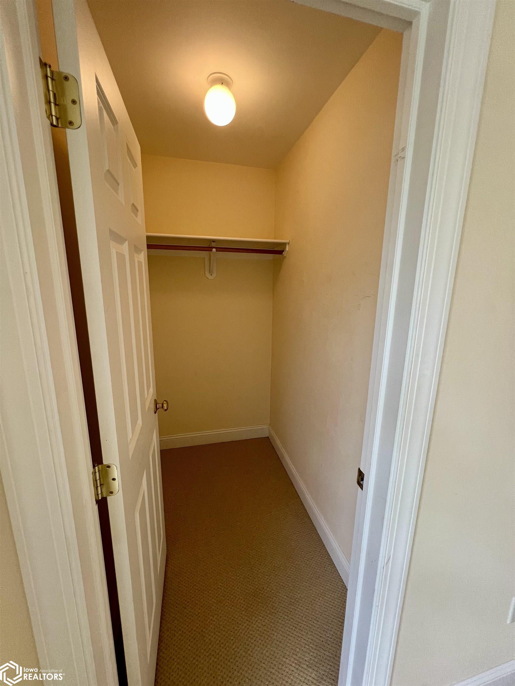710 Orchard Place, Fairfield, Iowa image 35