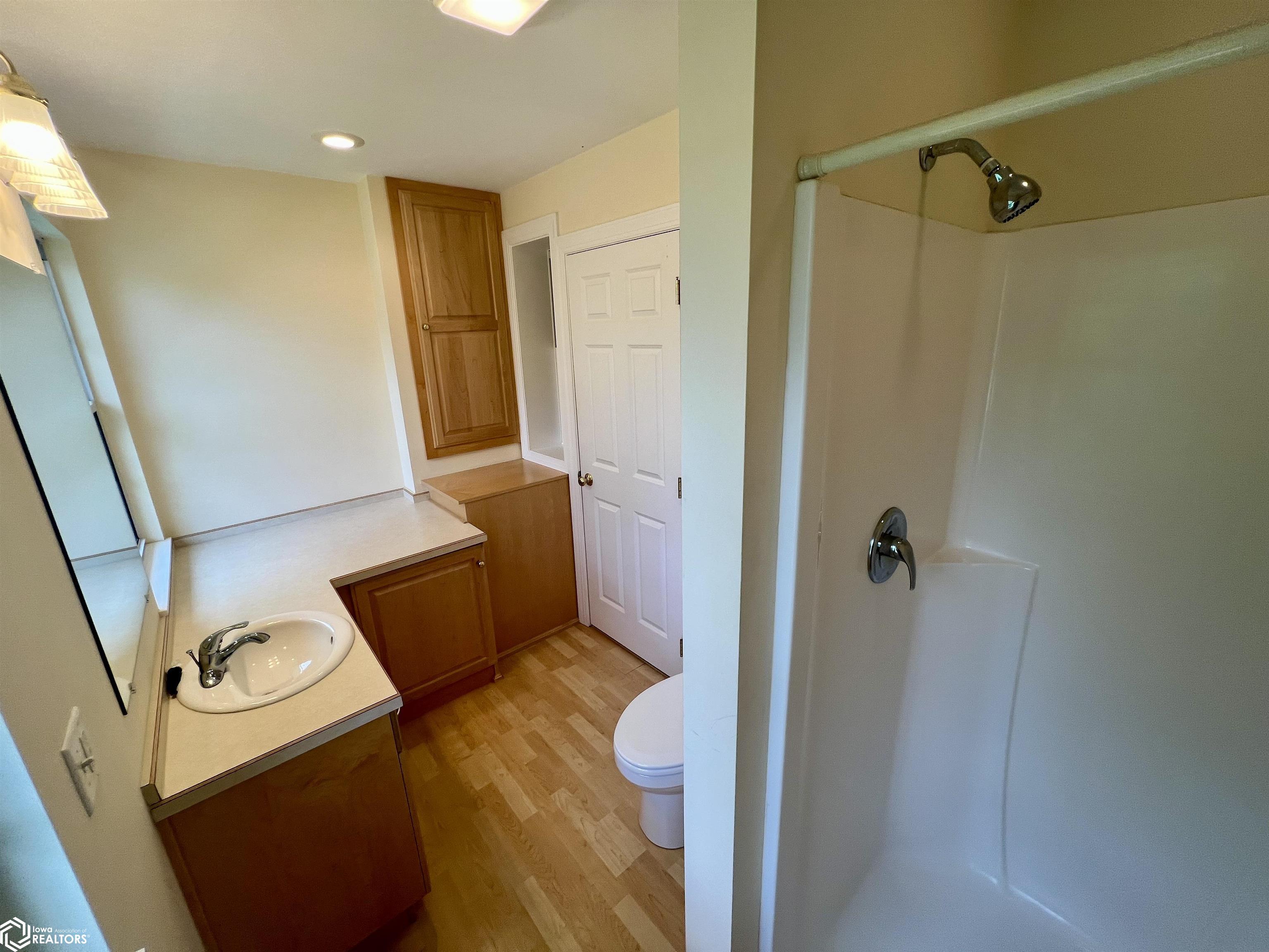 710 Orchard Place, Fairfield, Iowa image 36