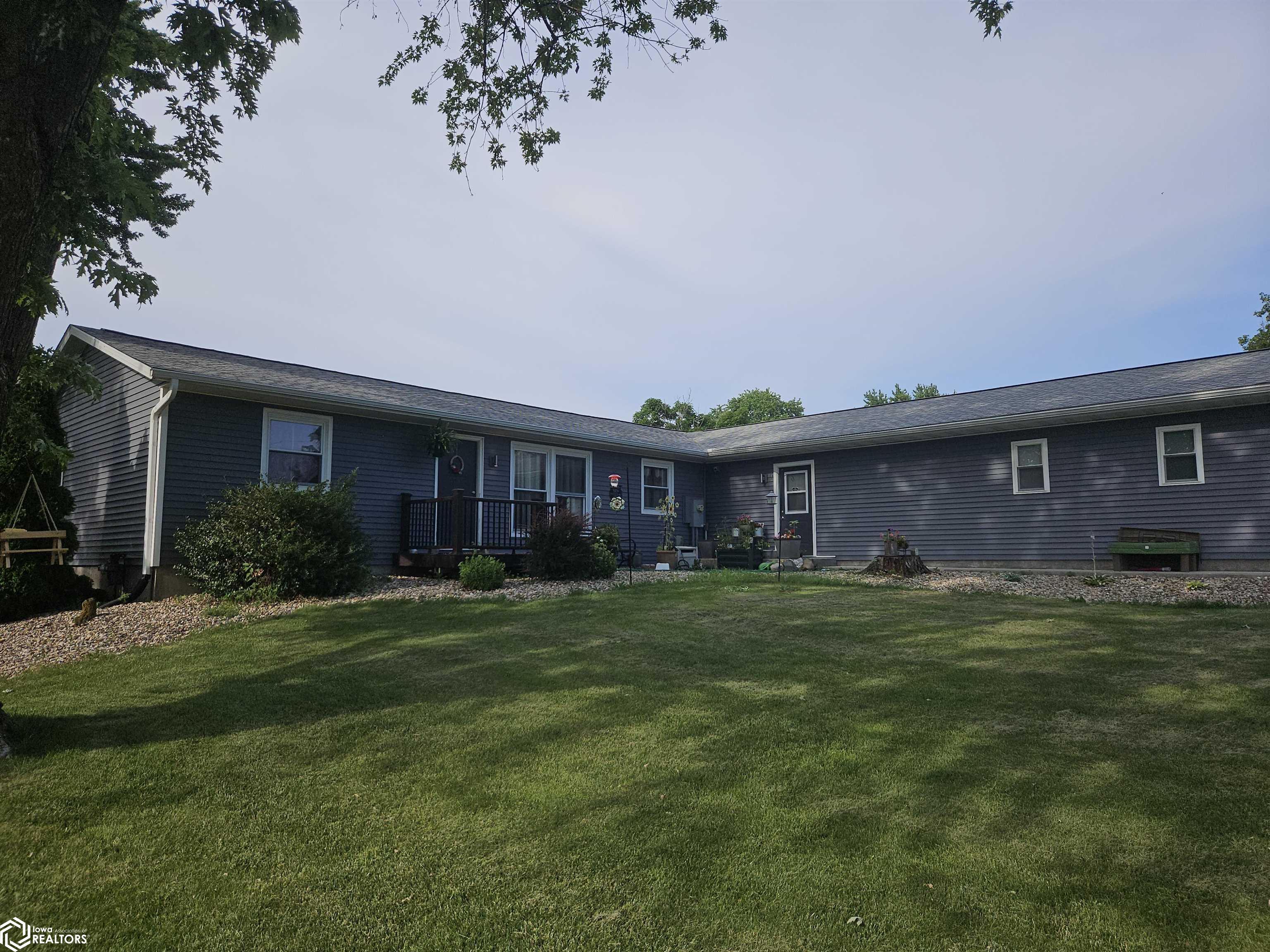 1025 Wabash Ave., Carthage, Illinois image 1