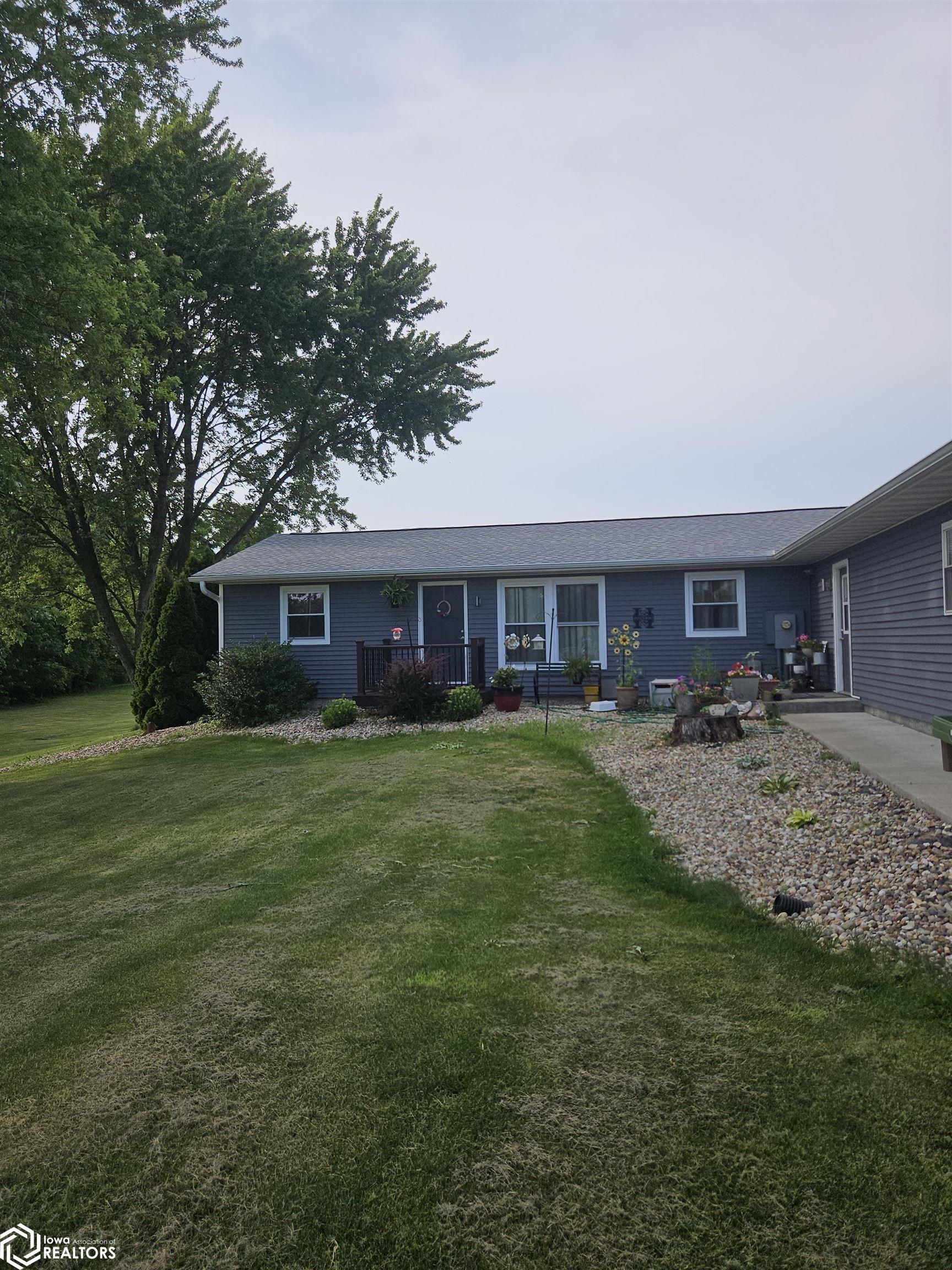 1025 Wabash Ave., Carthage, Illinois image 2