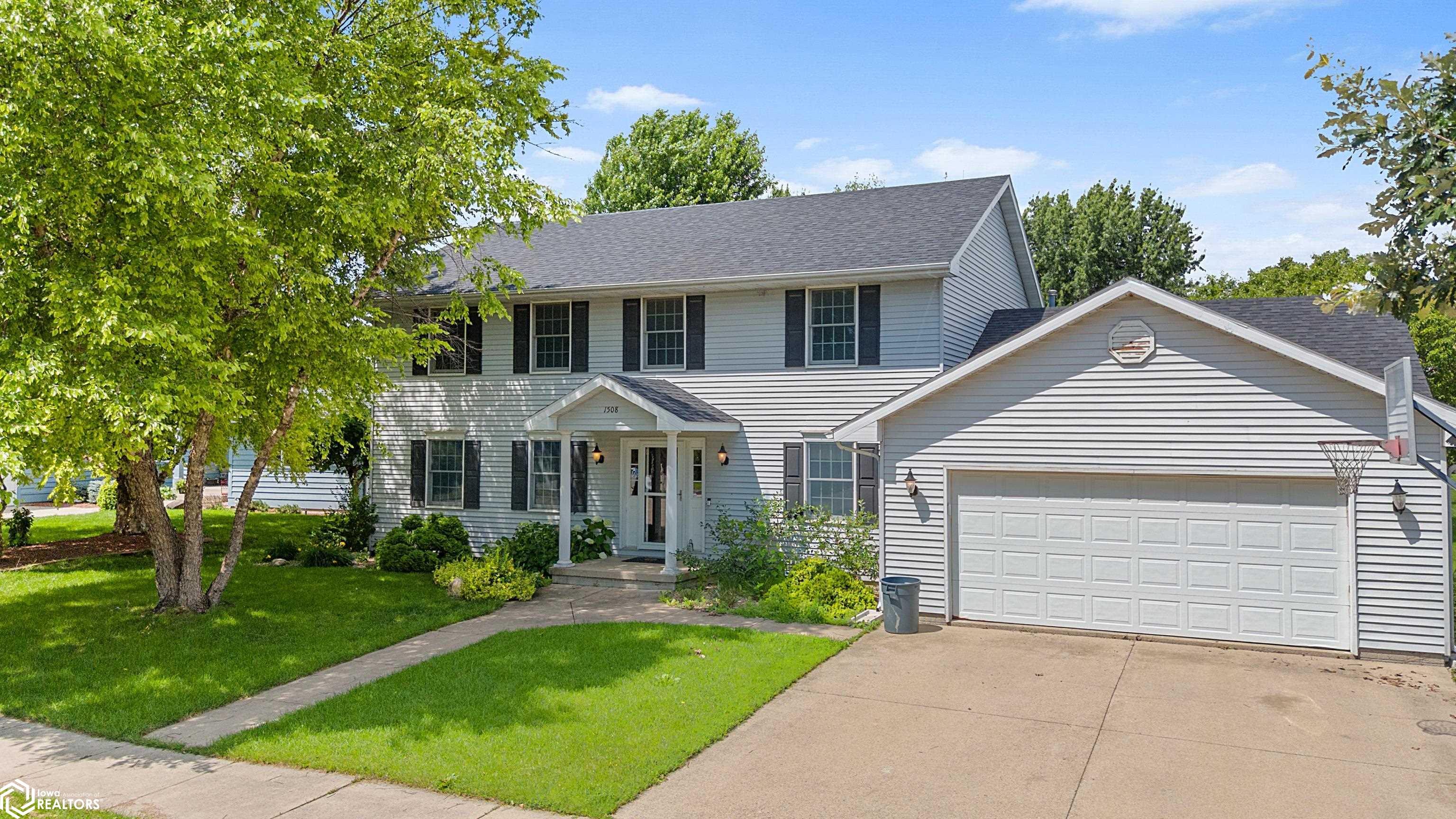 1508 Emerald Ct, Mason City, Iowa image 2