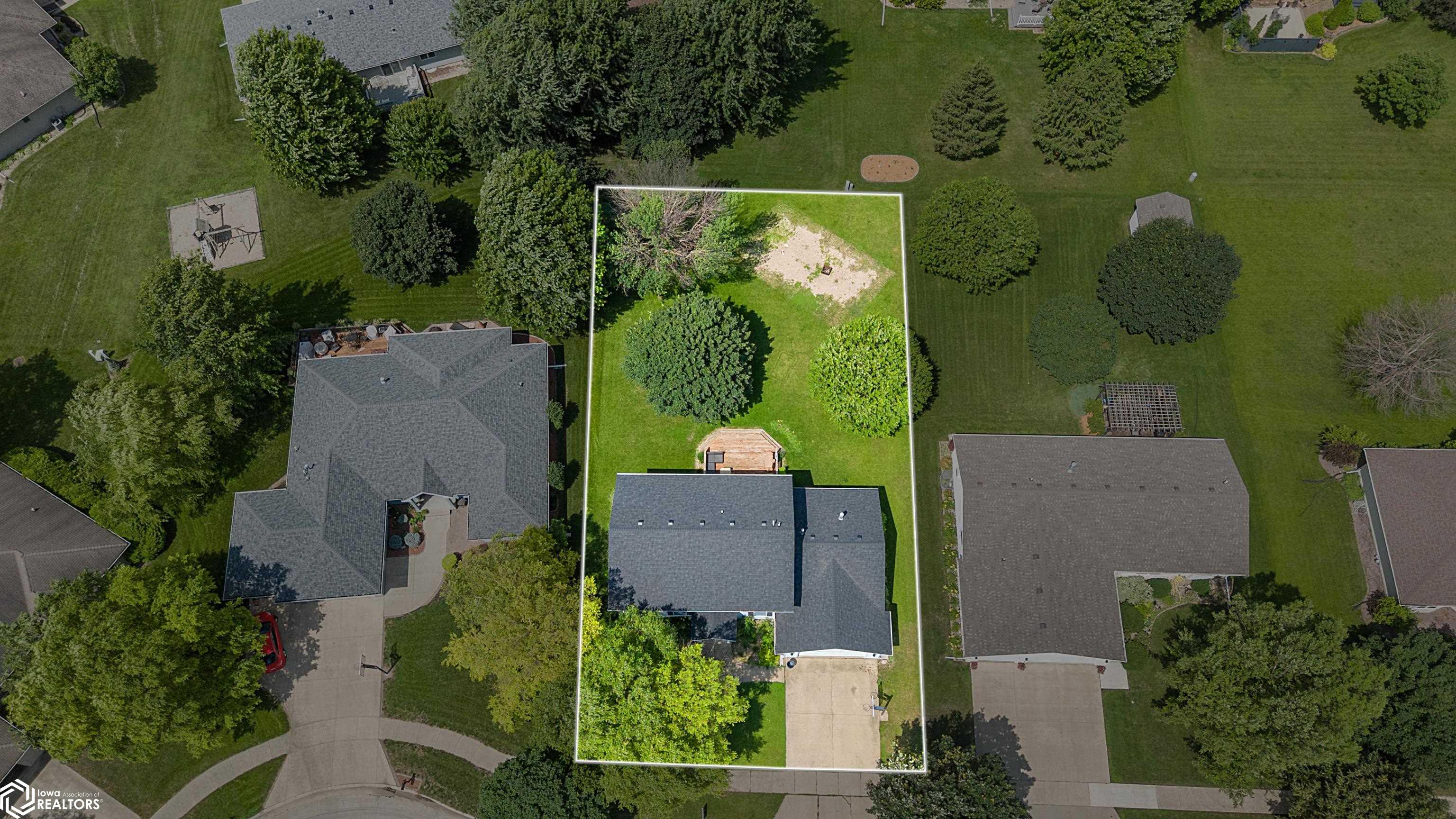 1508 Emerald Ct, Mason City, Iowa image 3