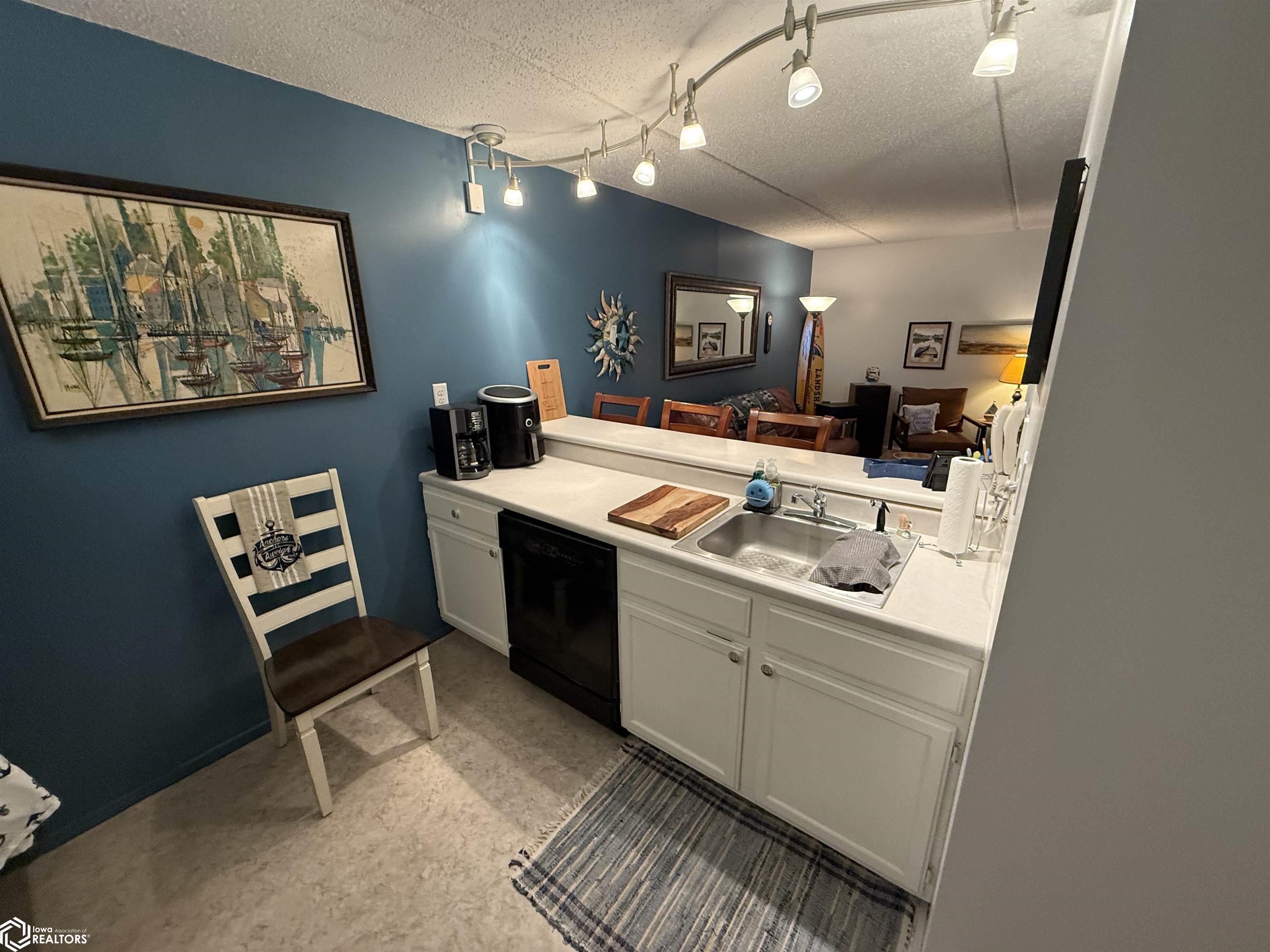 2700 N Shore Drive #405, Clear Lake, Iowa image 2