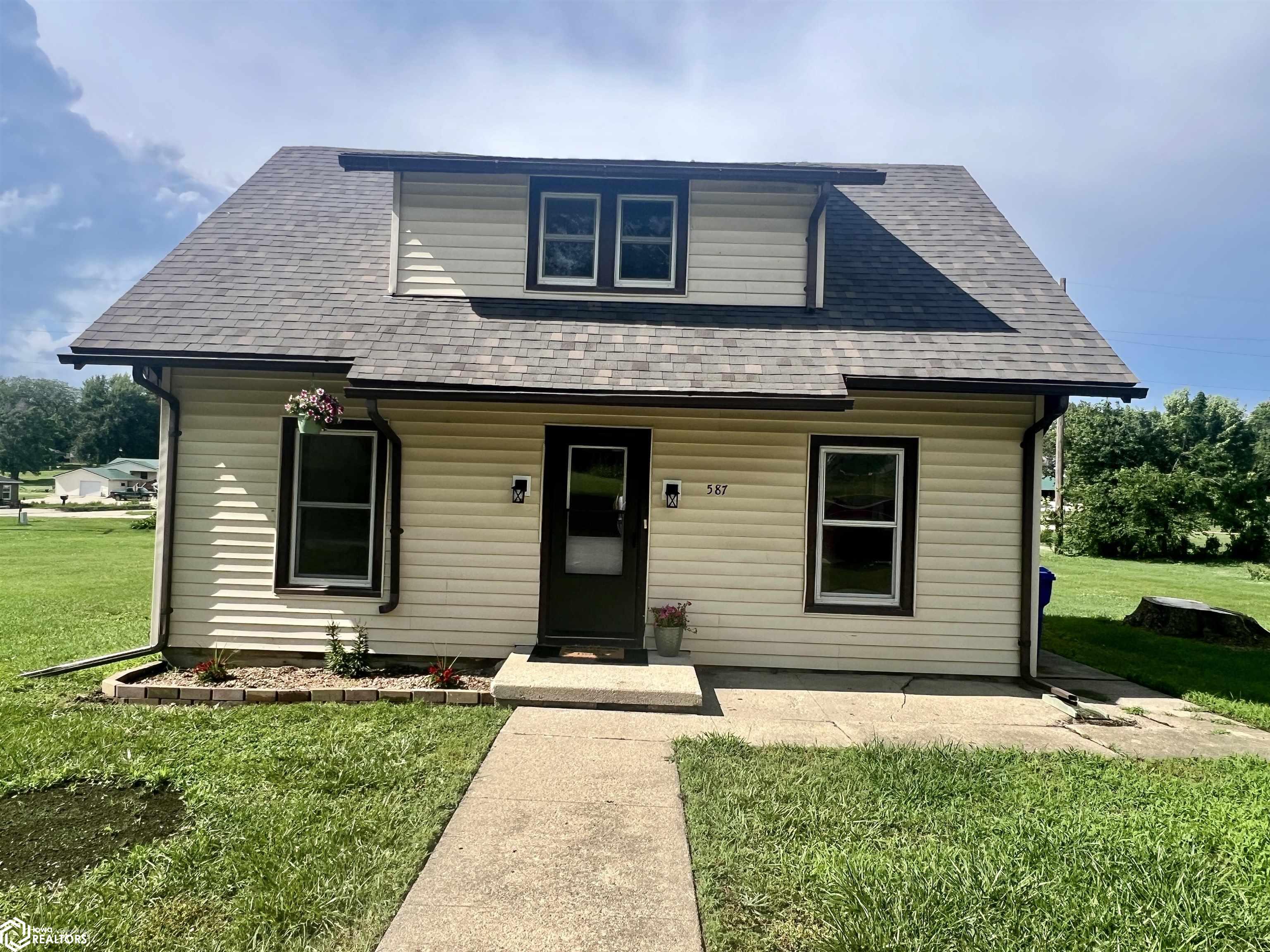 587 8th Avenue, Manilla, Iowa image 1