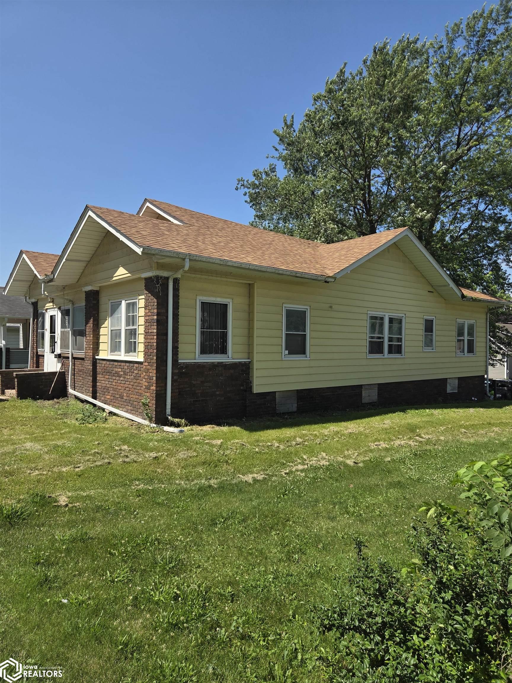 410 N Pine Street, Creston, Iowa image 1