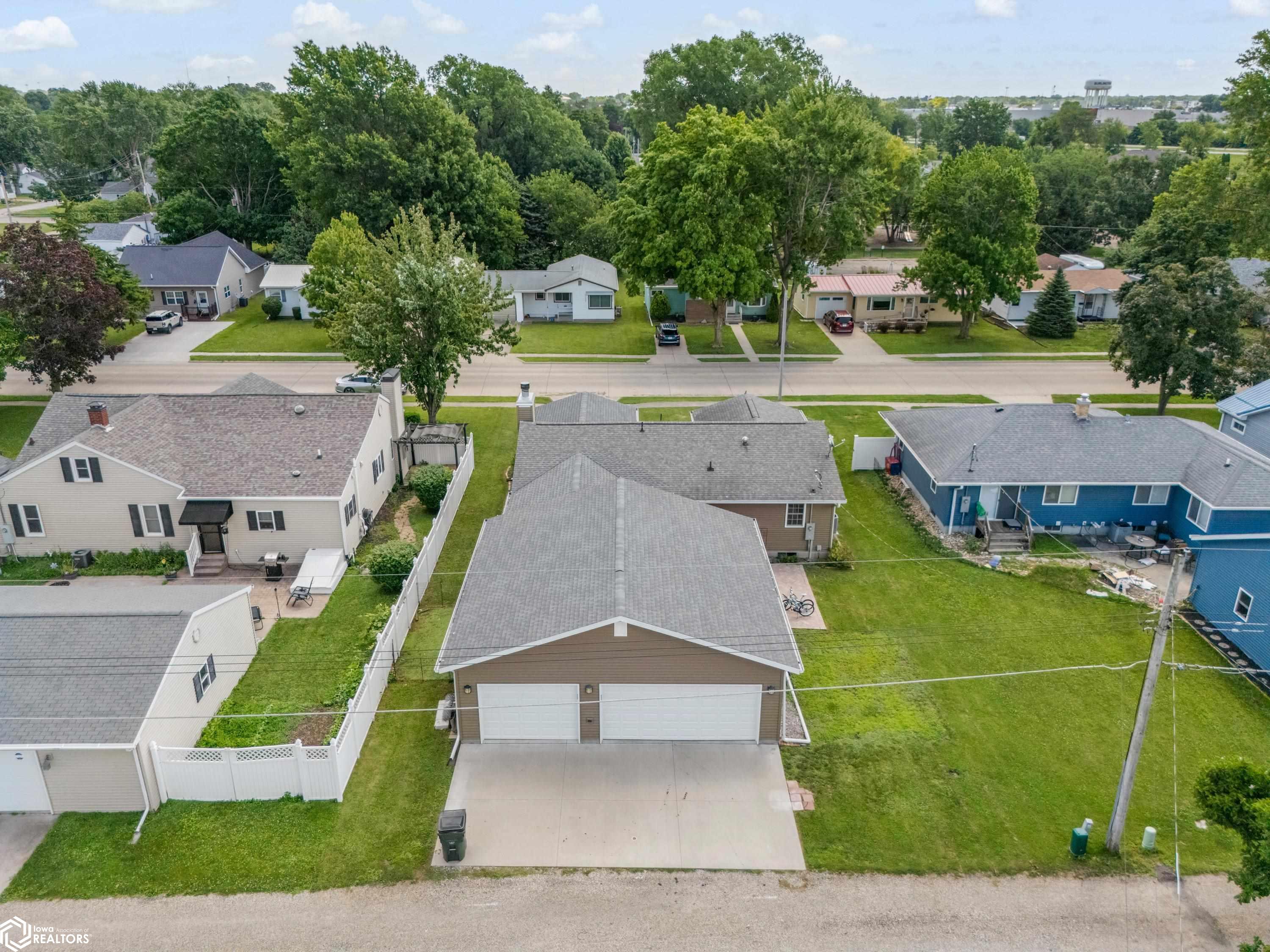 621 Broadway Street, West Burlington, Iowa image 25