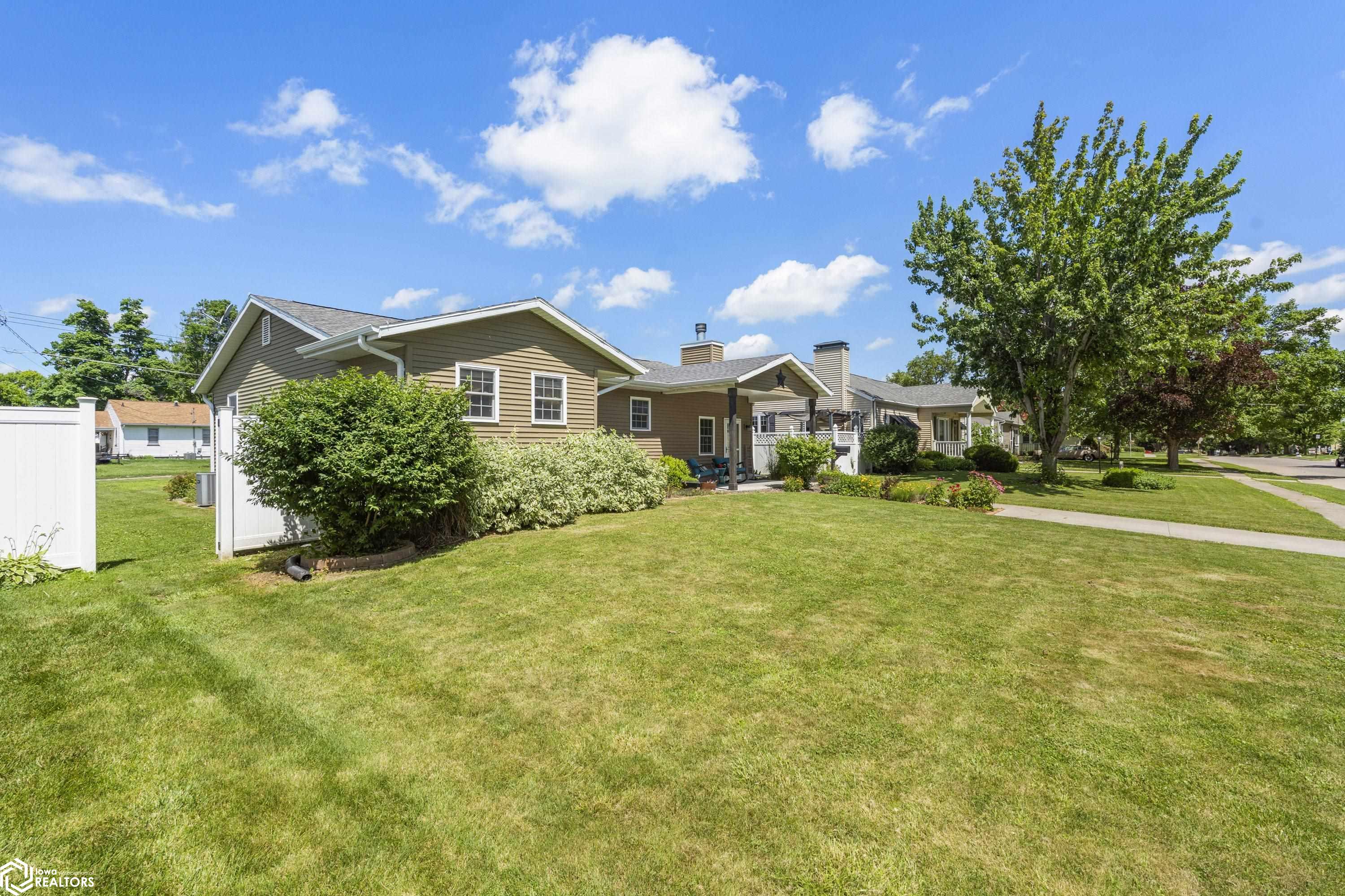 621 Broadway Street, West Burlington, Iowa image 32