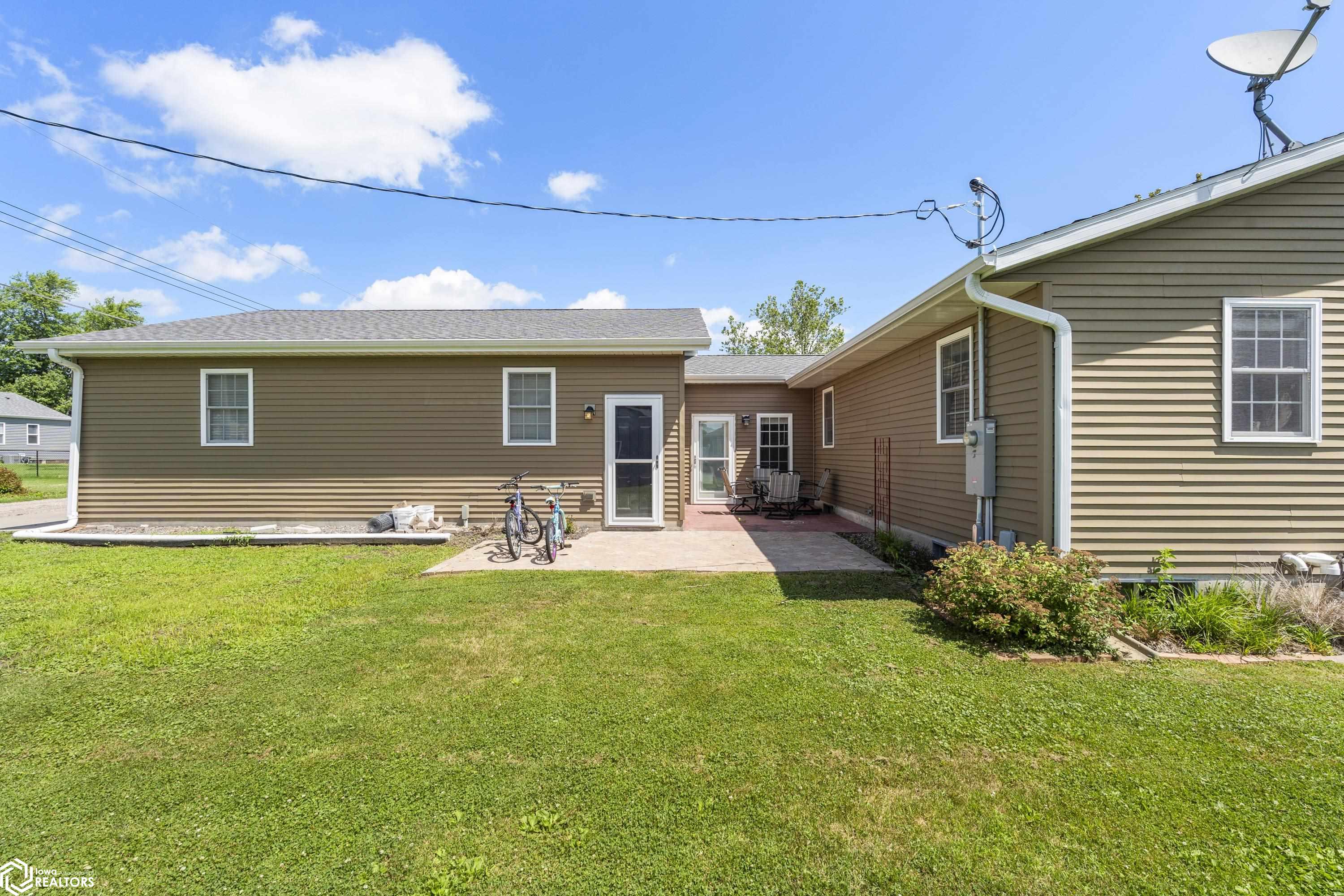 621 Broadway Street, West Burlington, Iowa image 34