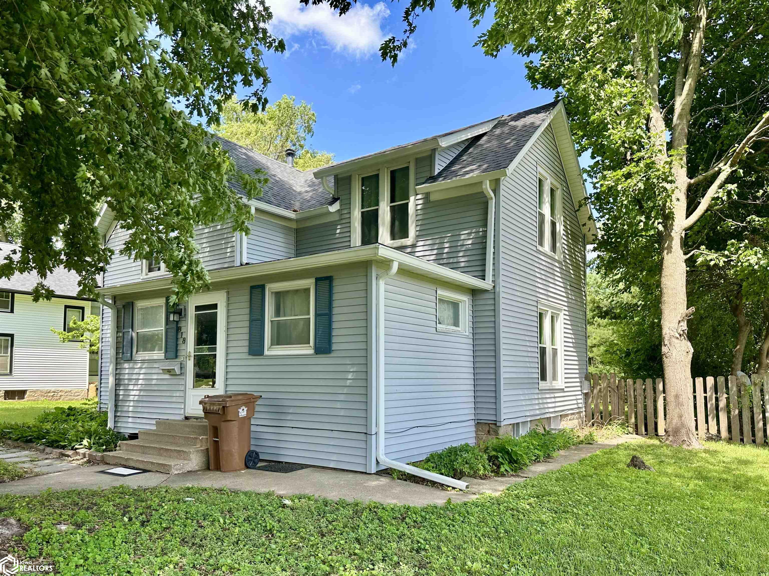 818 Summer Street, Grinnell, Iowa image 1
