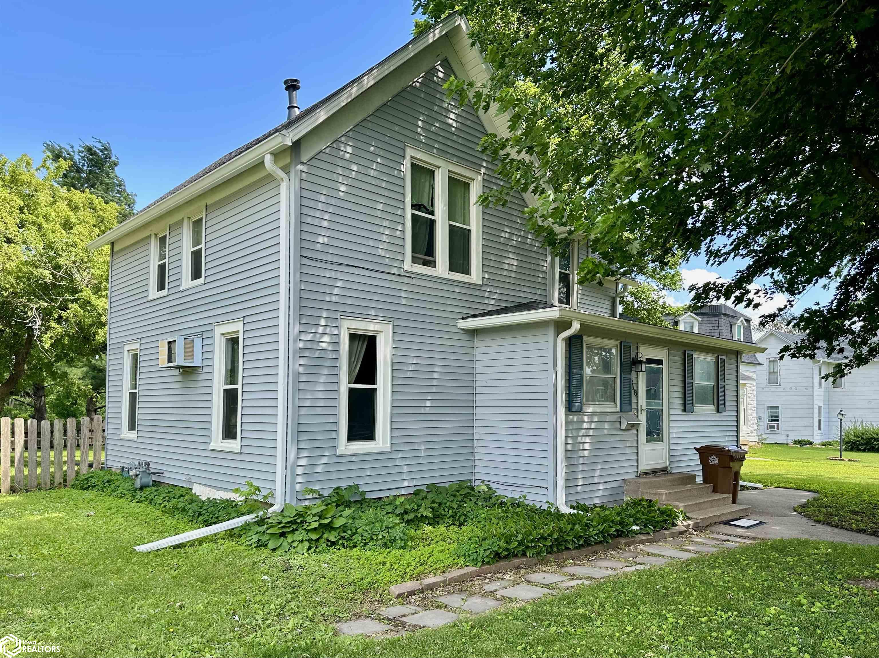 818 Summer Street, Grinnell, Iowa image 2
