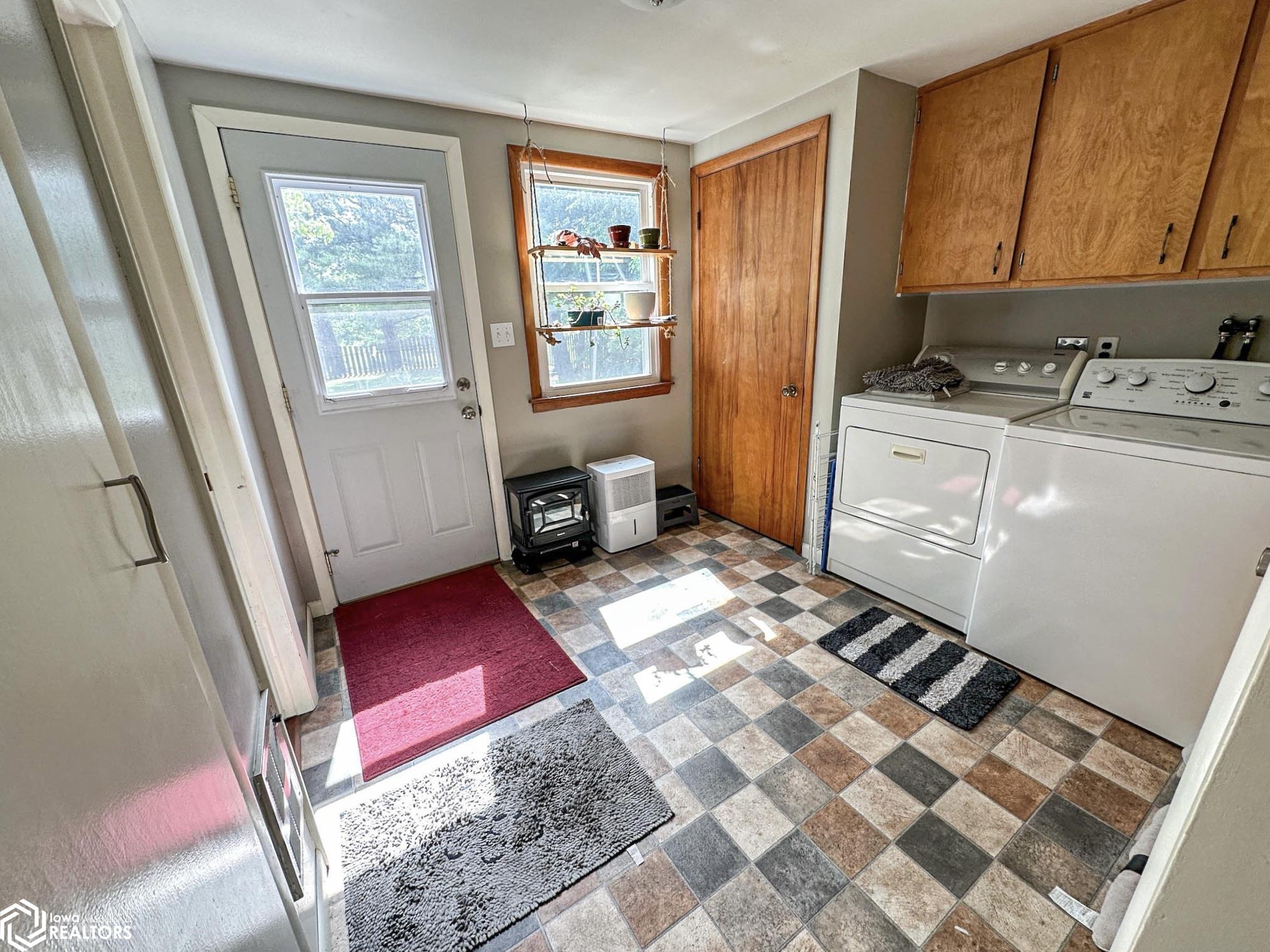 818 Summer Street, Grinnell, Iowa image 3