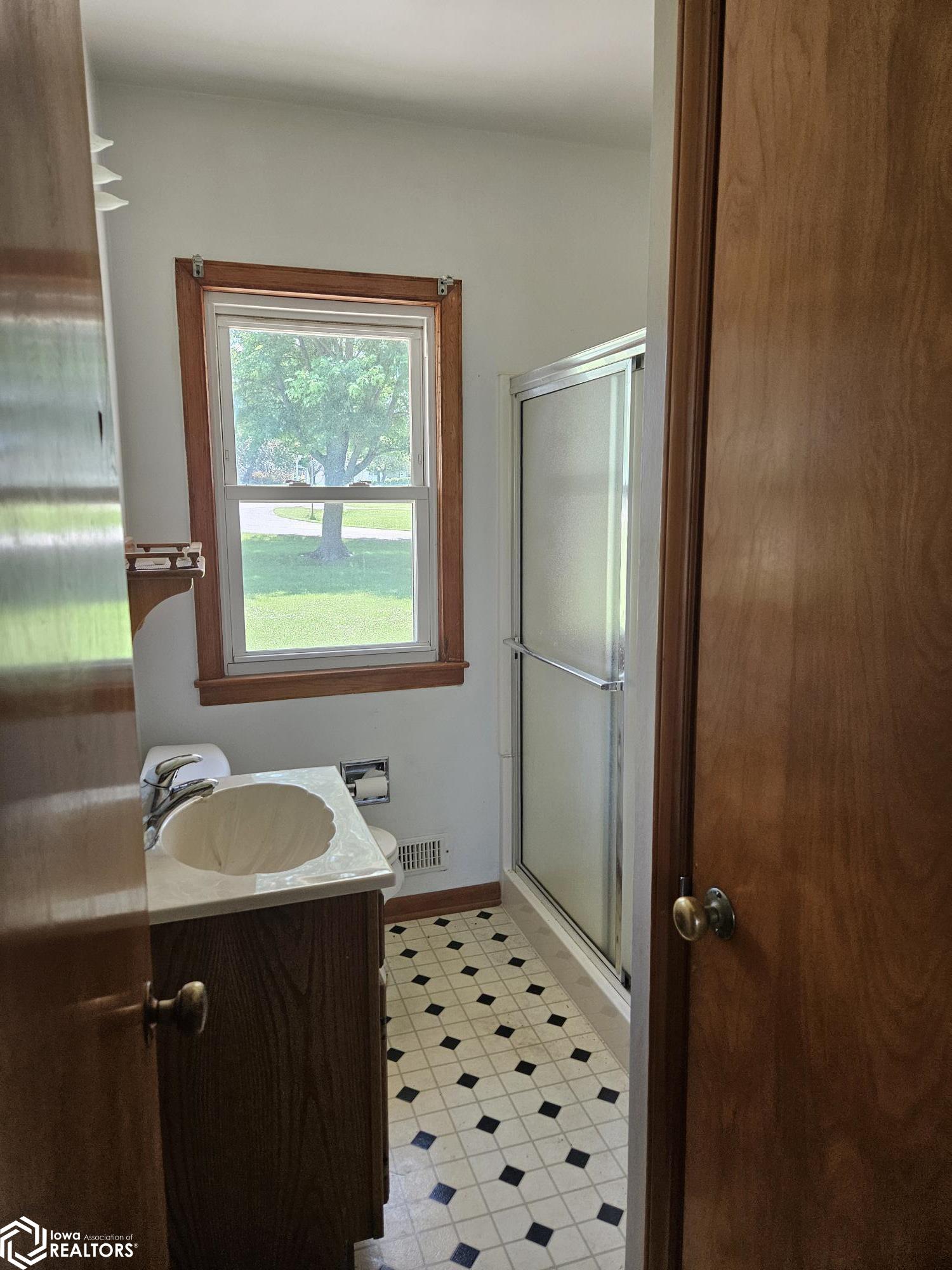 513 N Oak Street, Agency, Iowa image 15