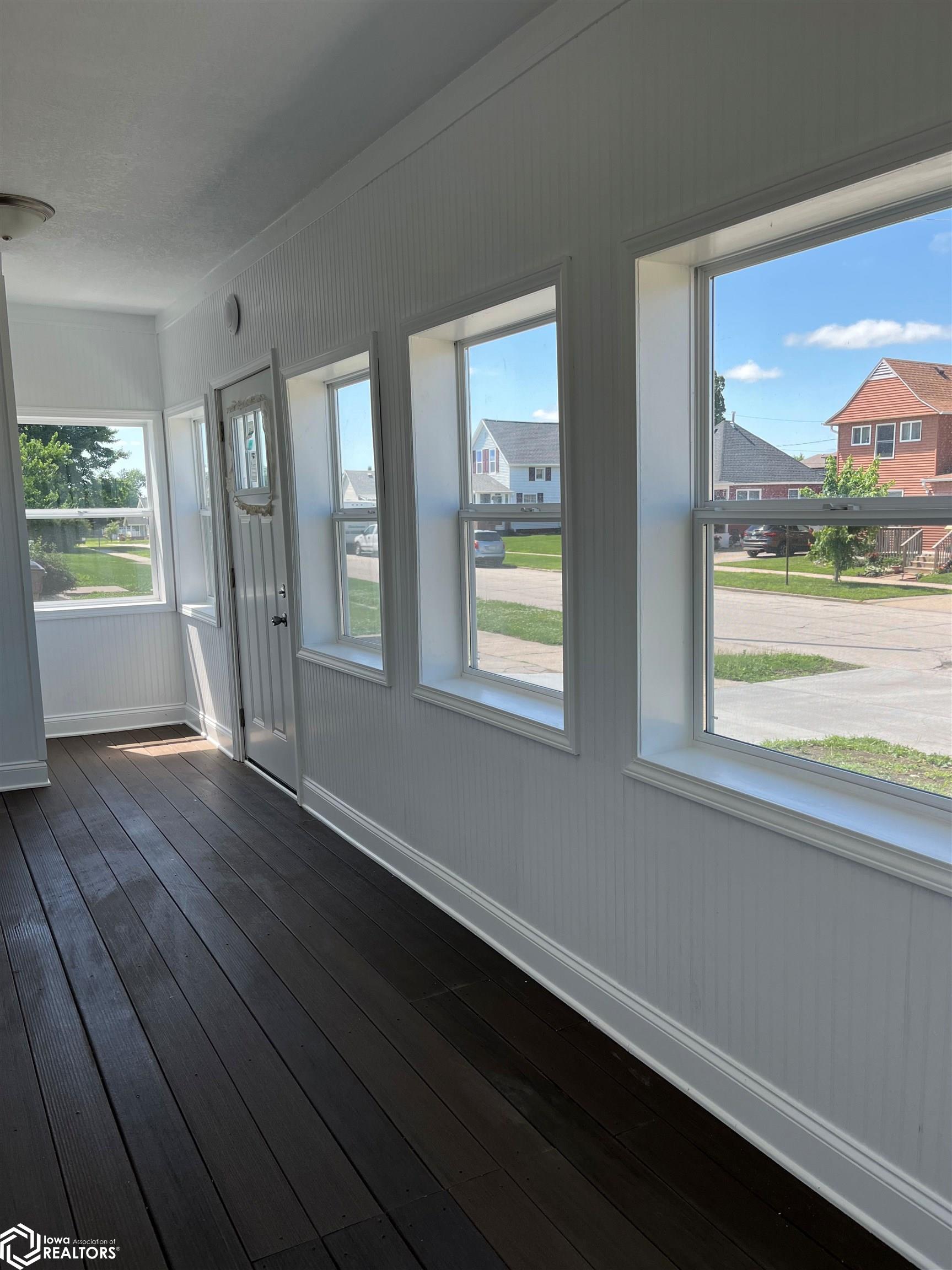 608 W State Street, Marshalltown, Iowa image 2