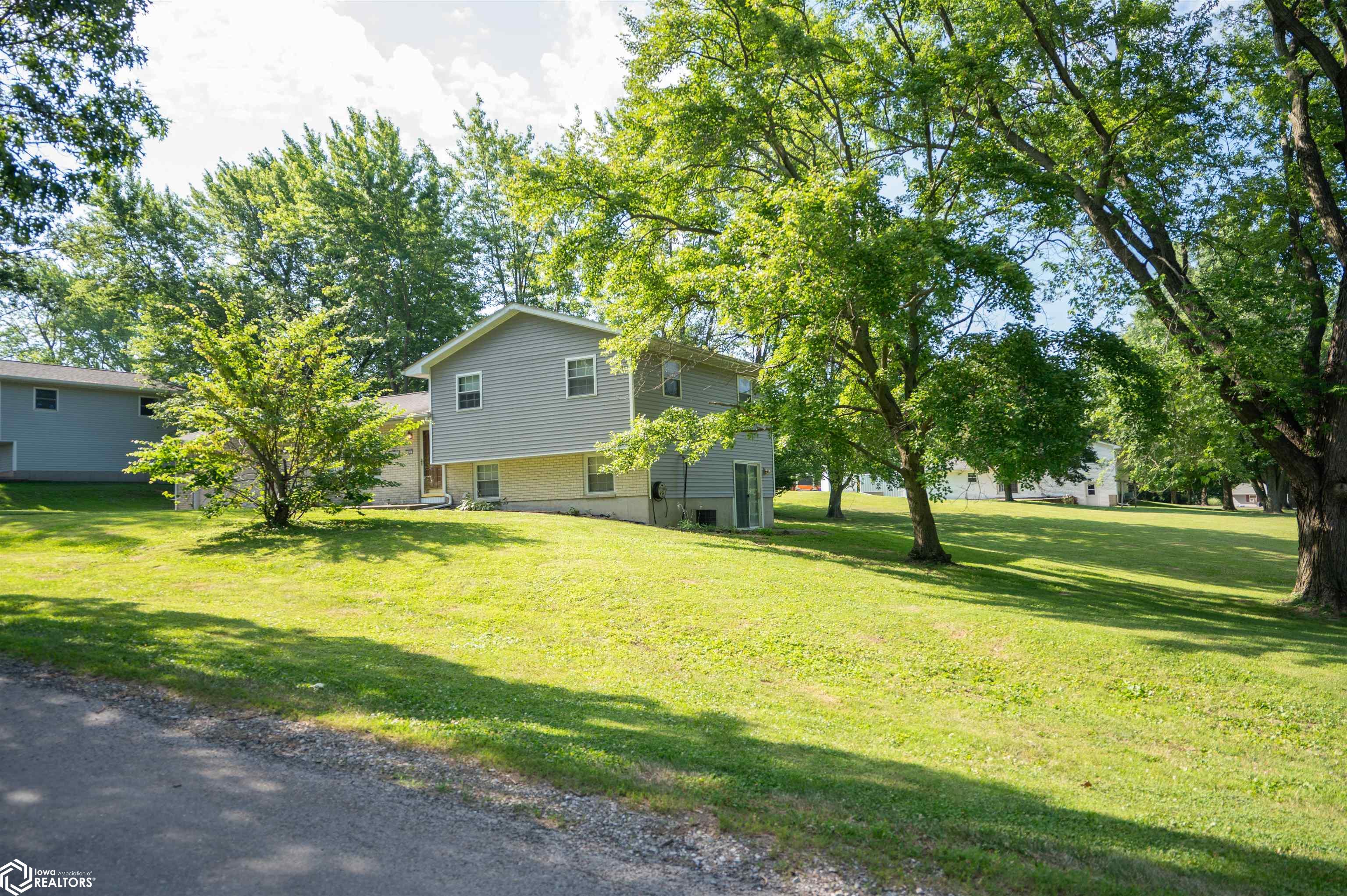 415 Illinois Street, Warsaw, Illinois image 2
