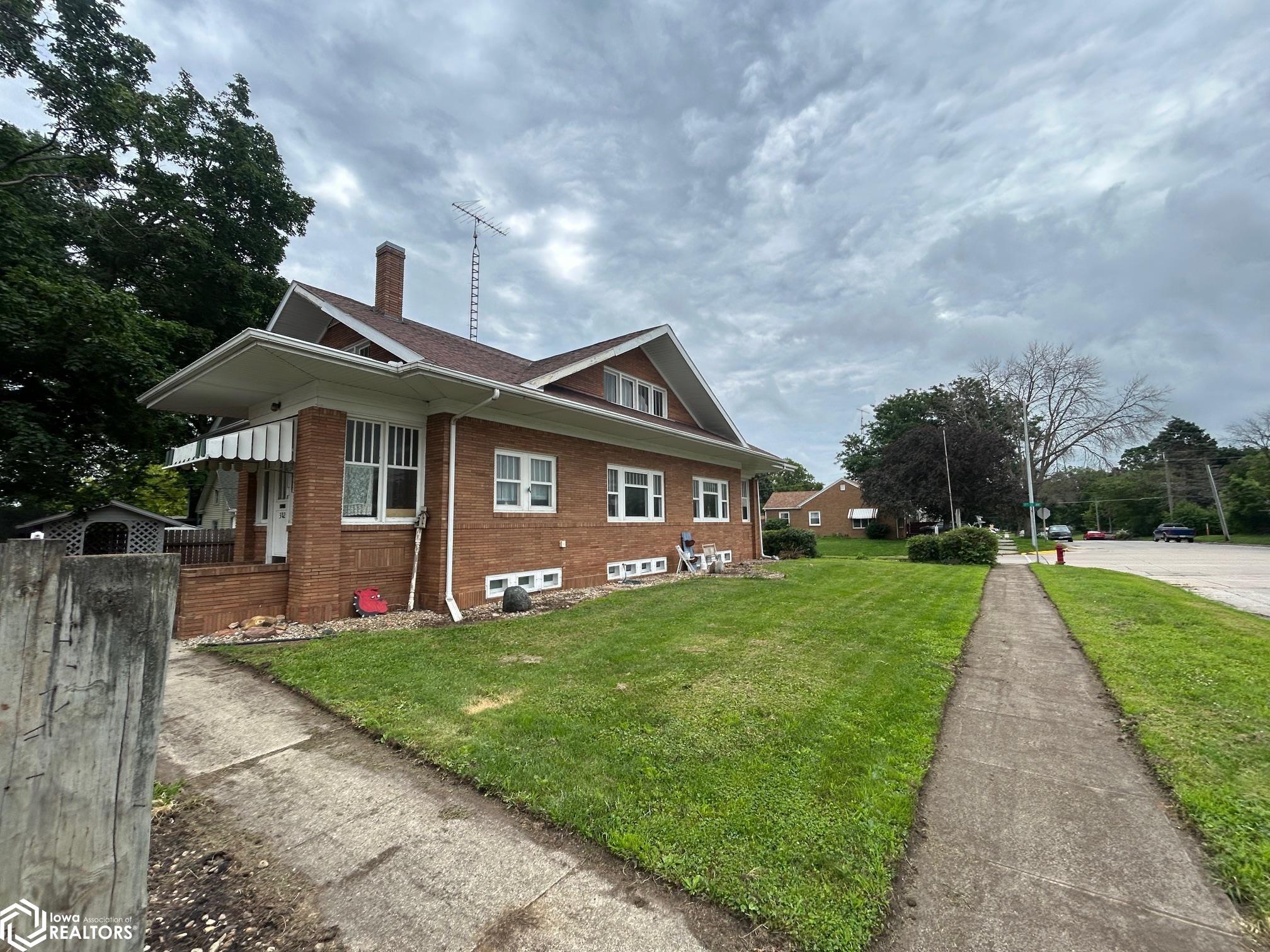 302 1st St., Hampton, Iowa image 2