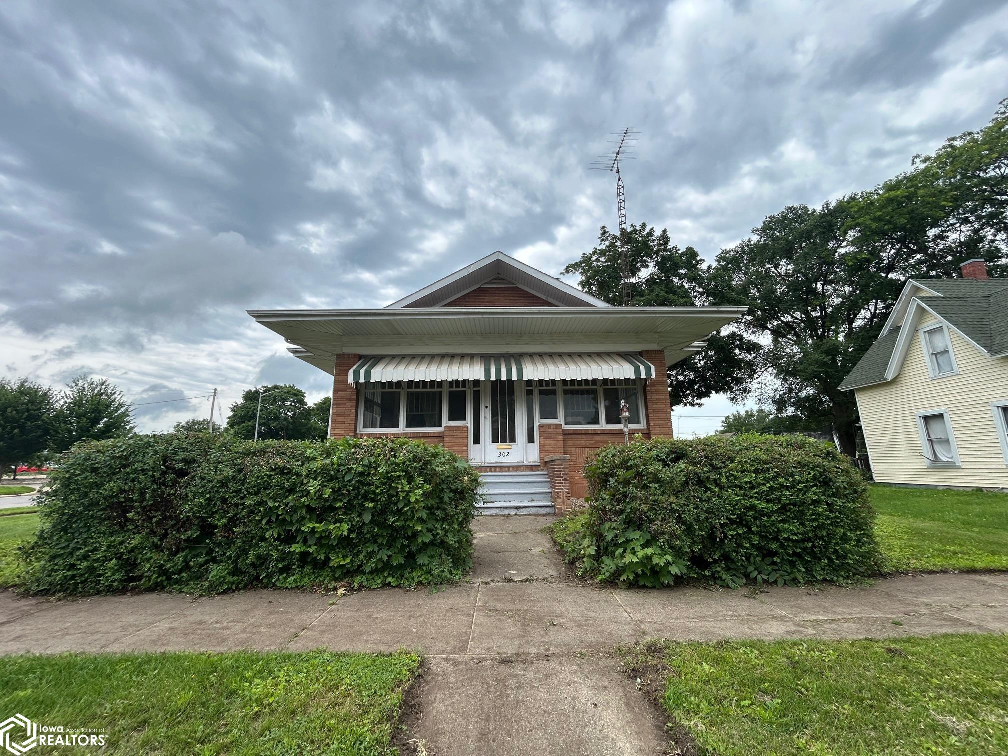 302 1st St., Hampton, Iowa image 3