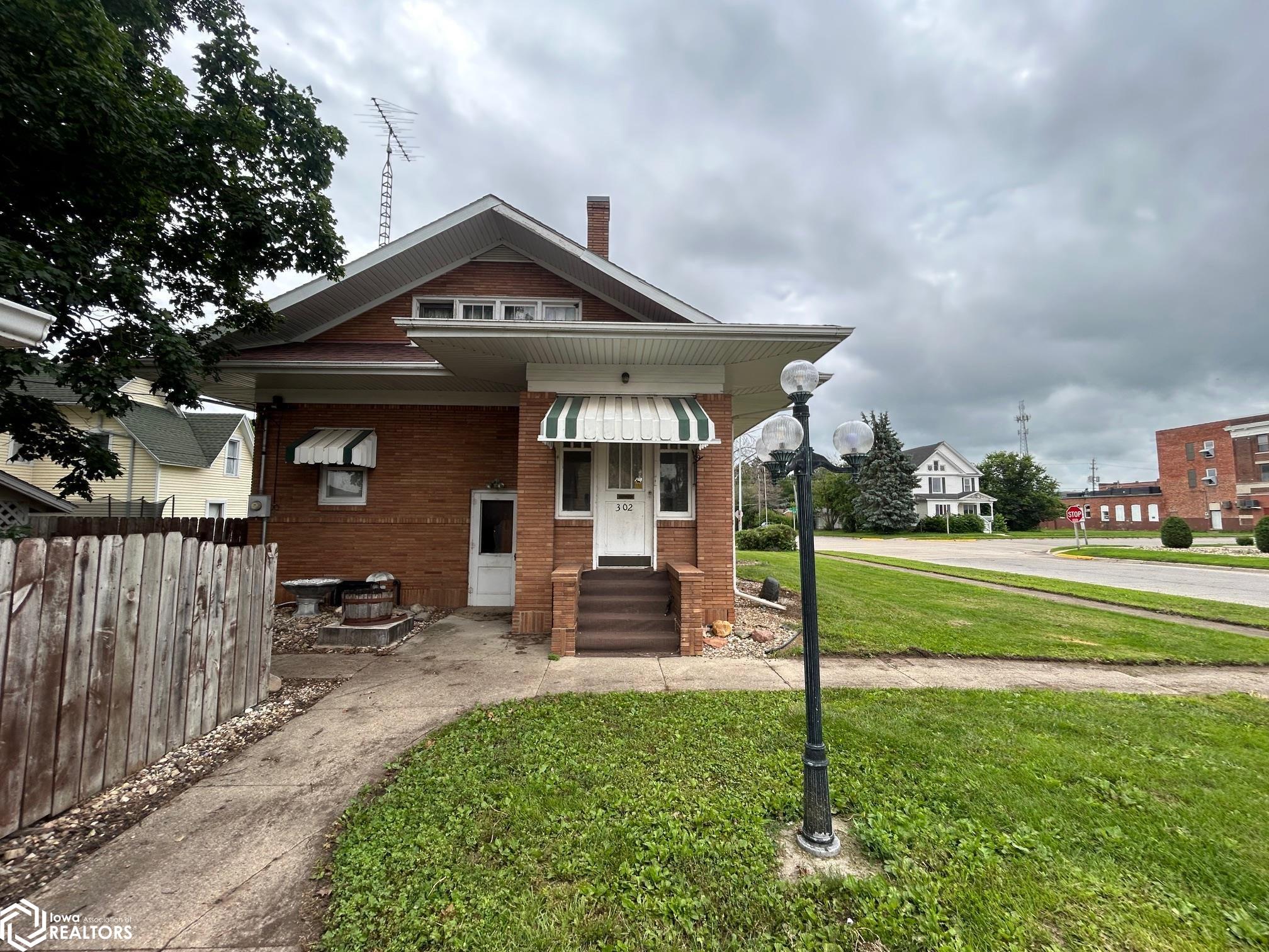 302 1st St., Hampton, Iowa image 4
